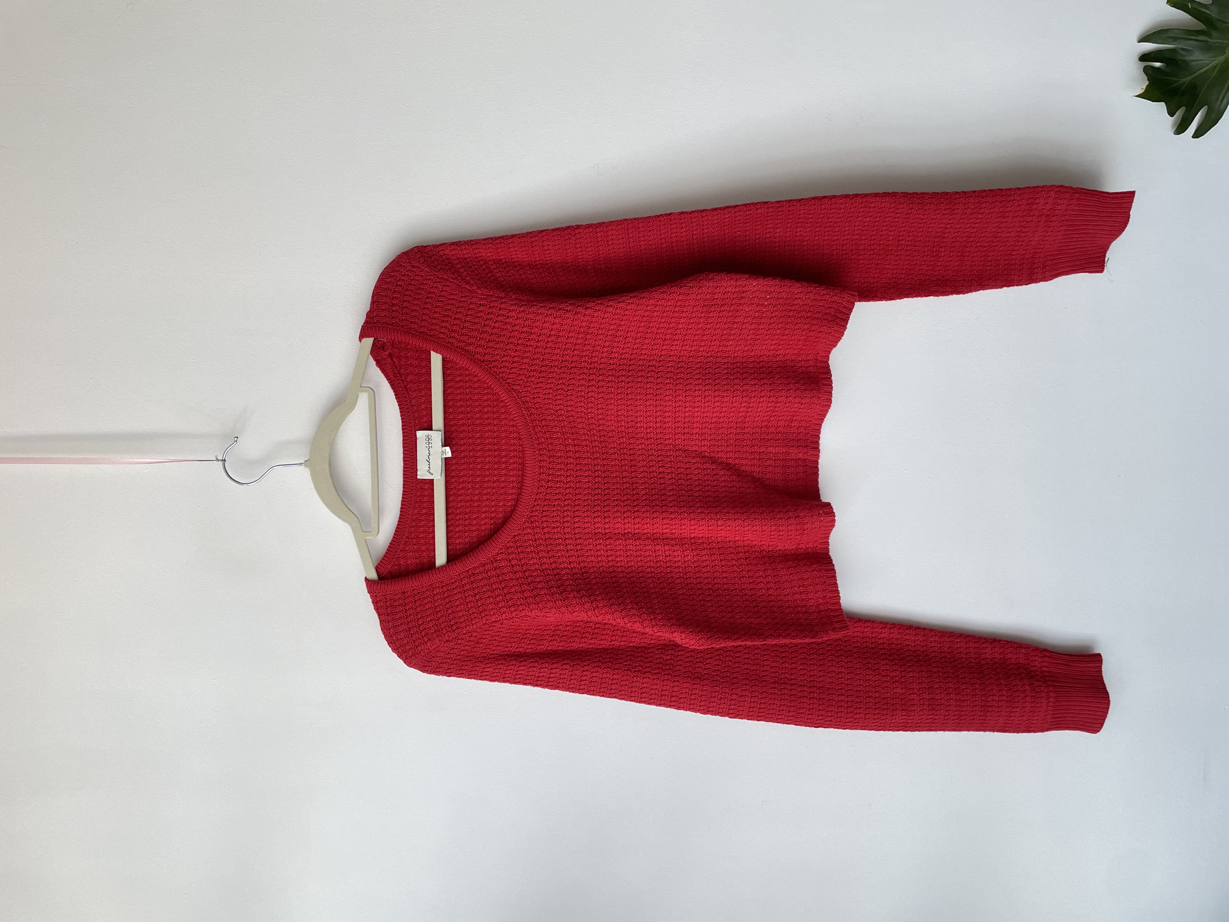 Sweater rojo. Talla: L 1