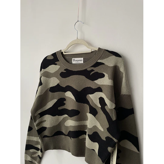 Sweater camuflaje. Talla: M