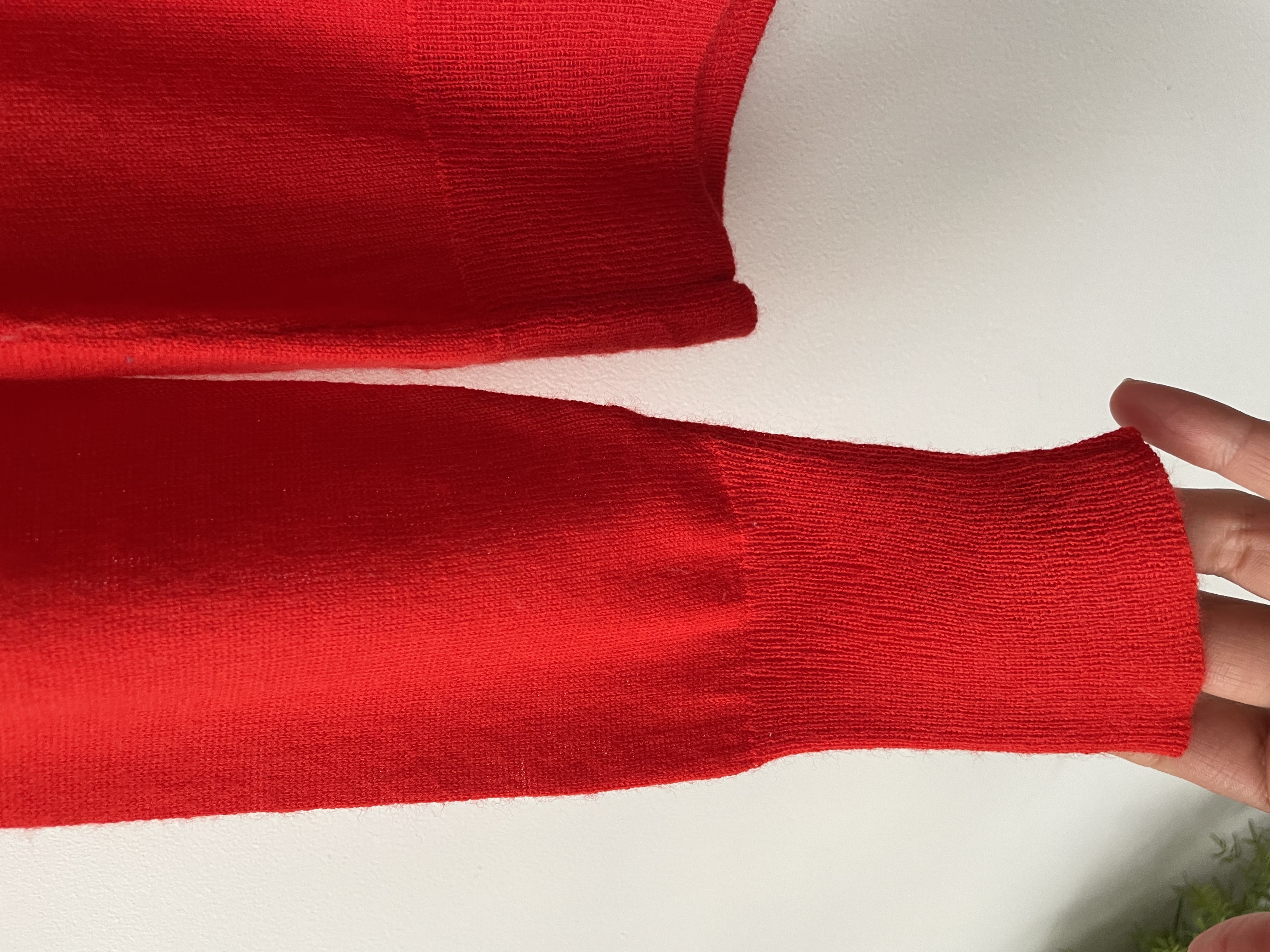 Sweater rojo lana. Talla: M 3