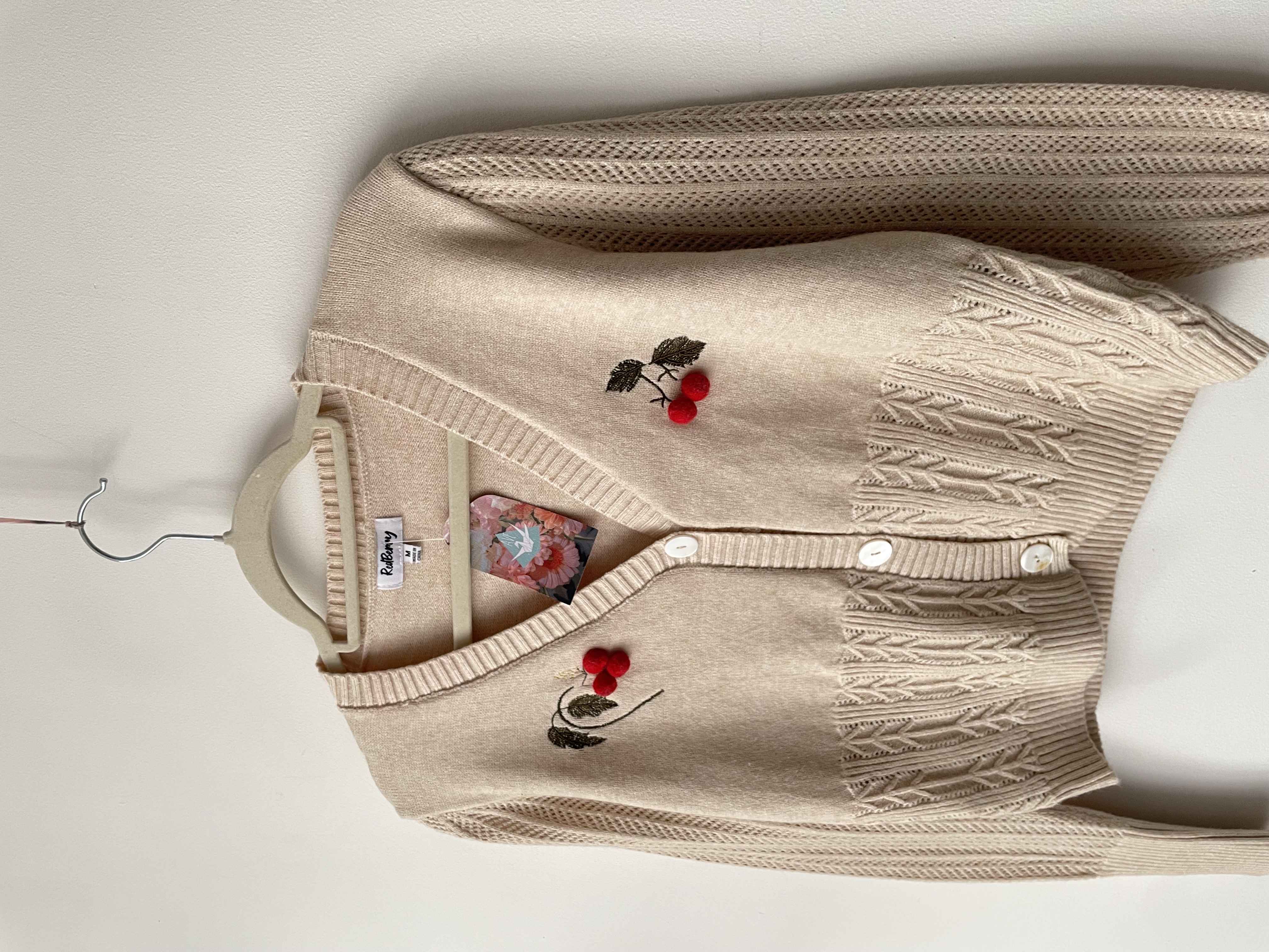 Cardigan beige. Talla: M 2