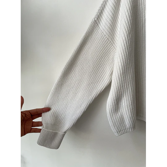 Sweater blanco. Talla: S oversized