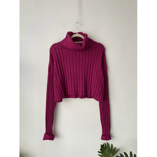 Sweater magenta. Talla: M