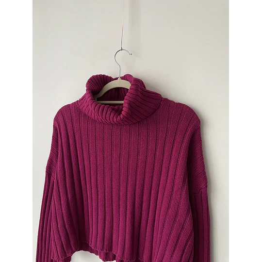 Sweater magenta. Talla: M