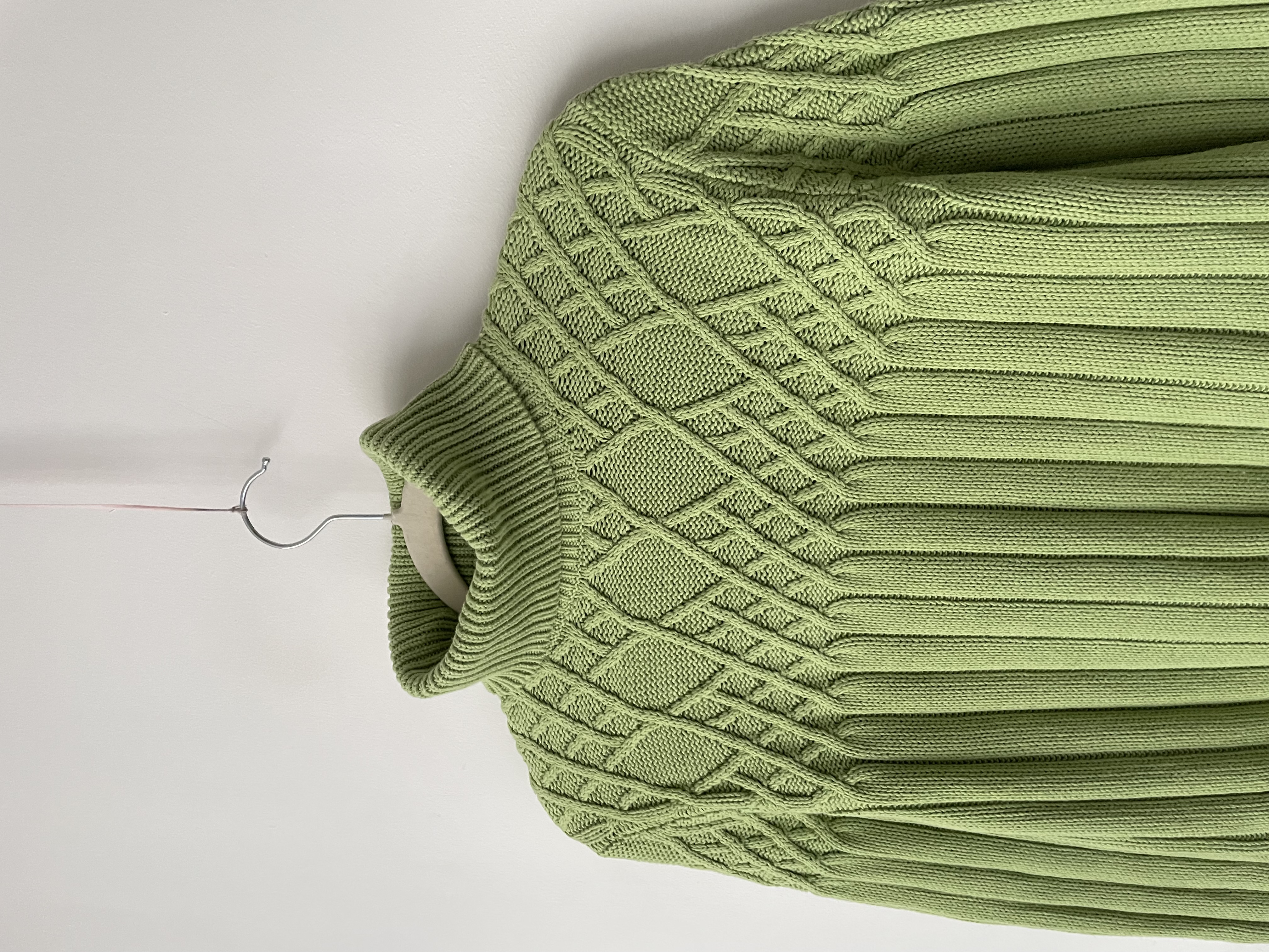Sweater limón. Talla: S 2