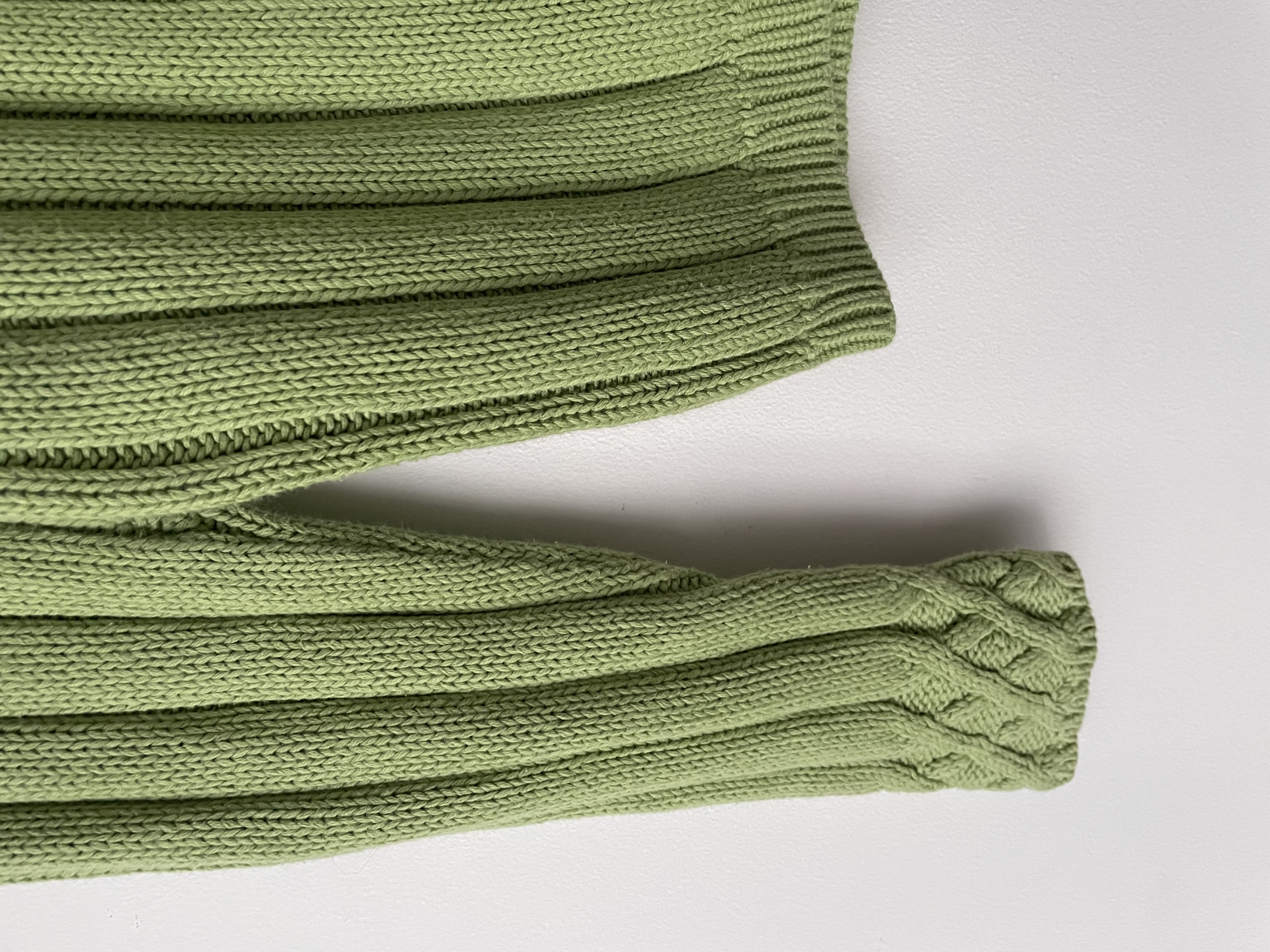 Sweater limón. Talla: S 3