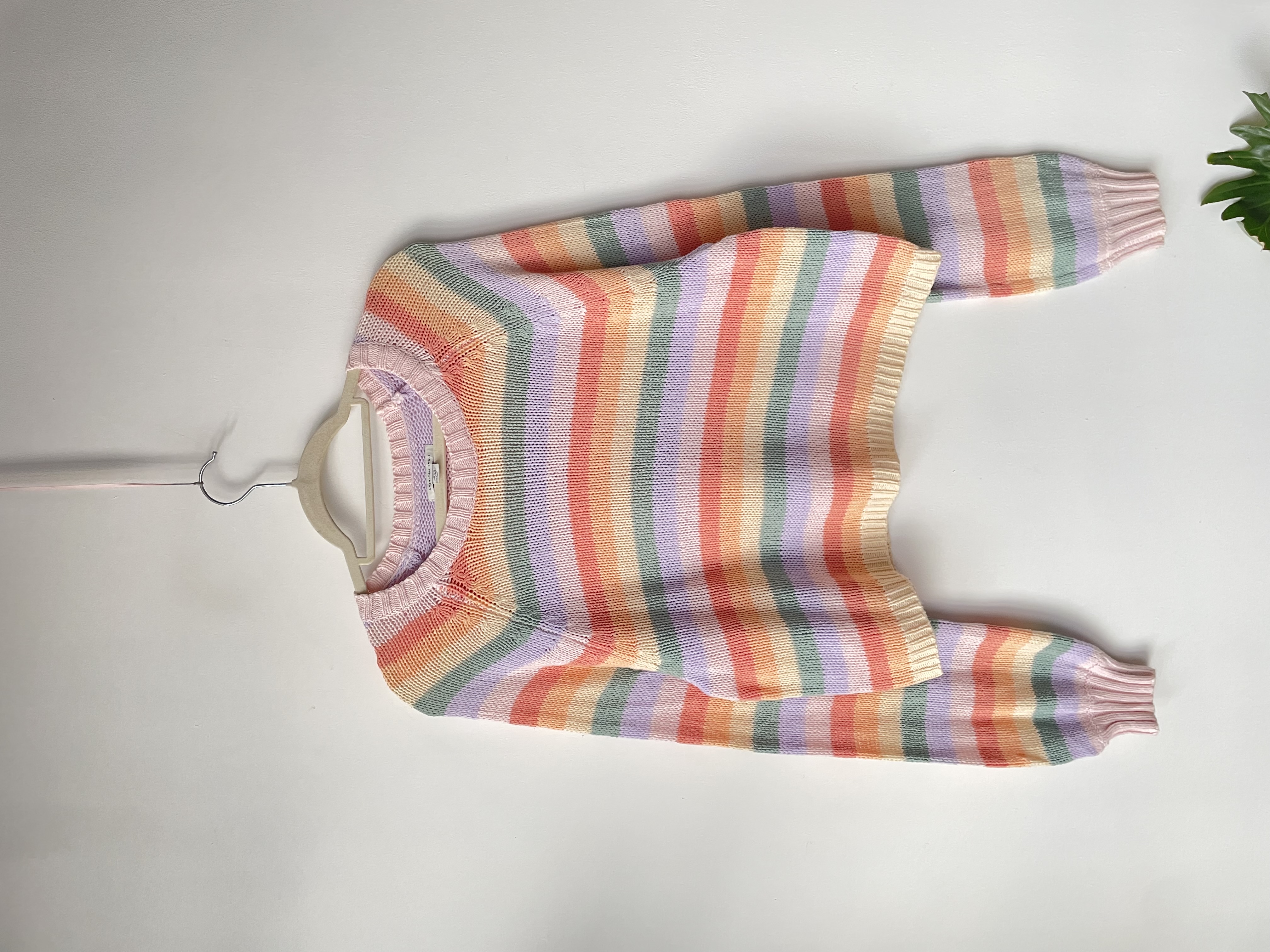 Sweater arcoíris. Talla: S grande (M) 1