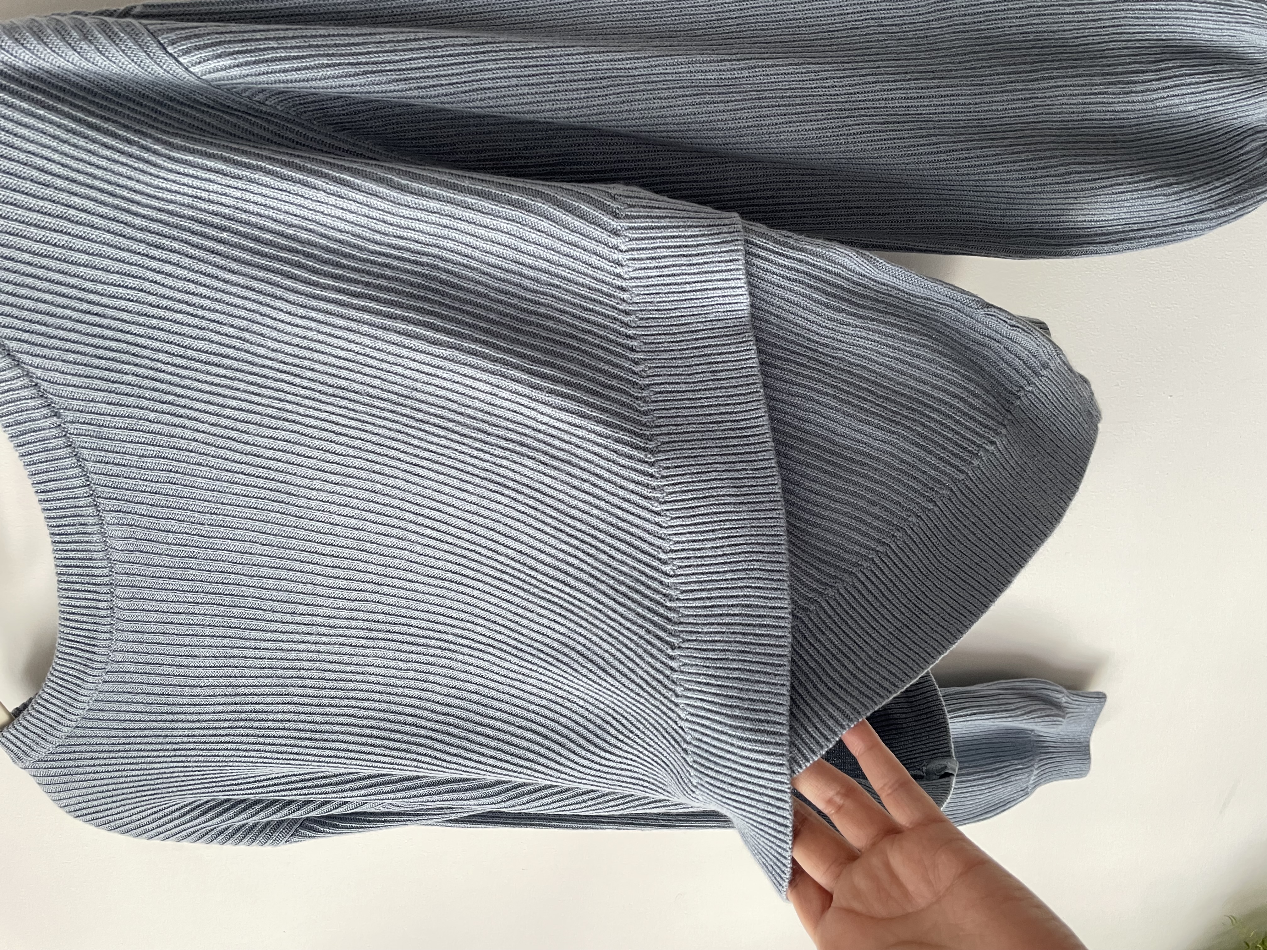 Sweater petróleo. Talla: 6 (S/M)  2