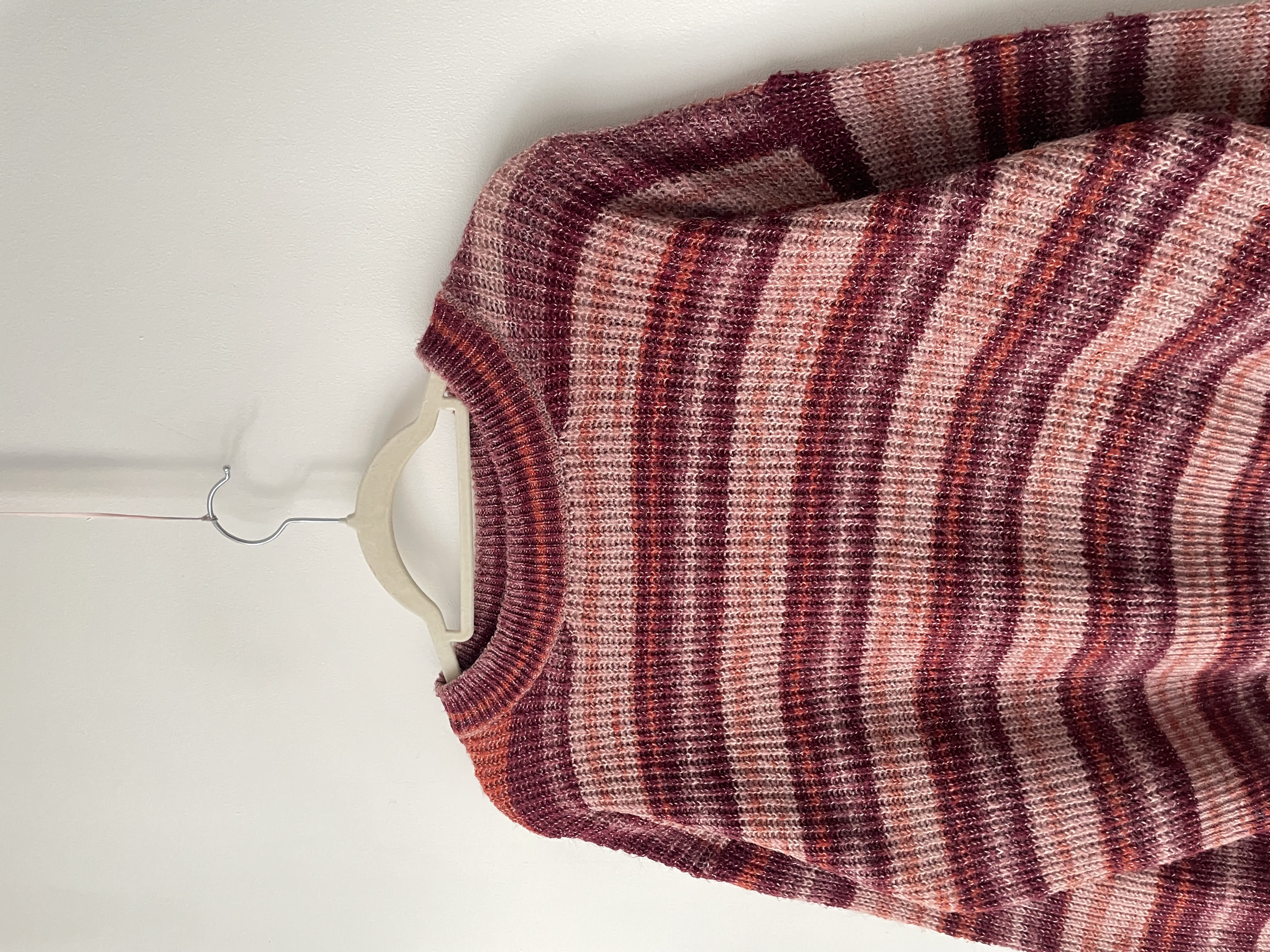 Sweater rayas burdeo Talla: M 2
