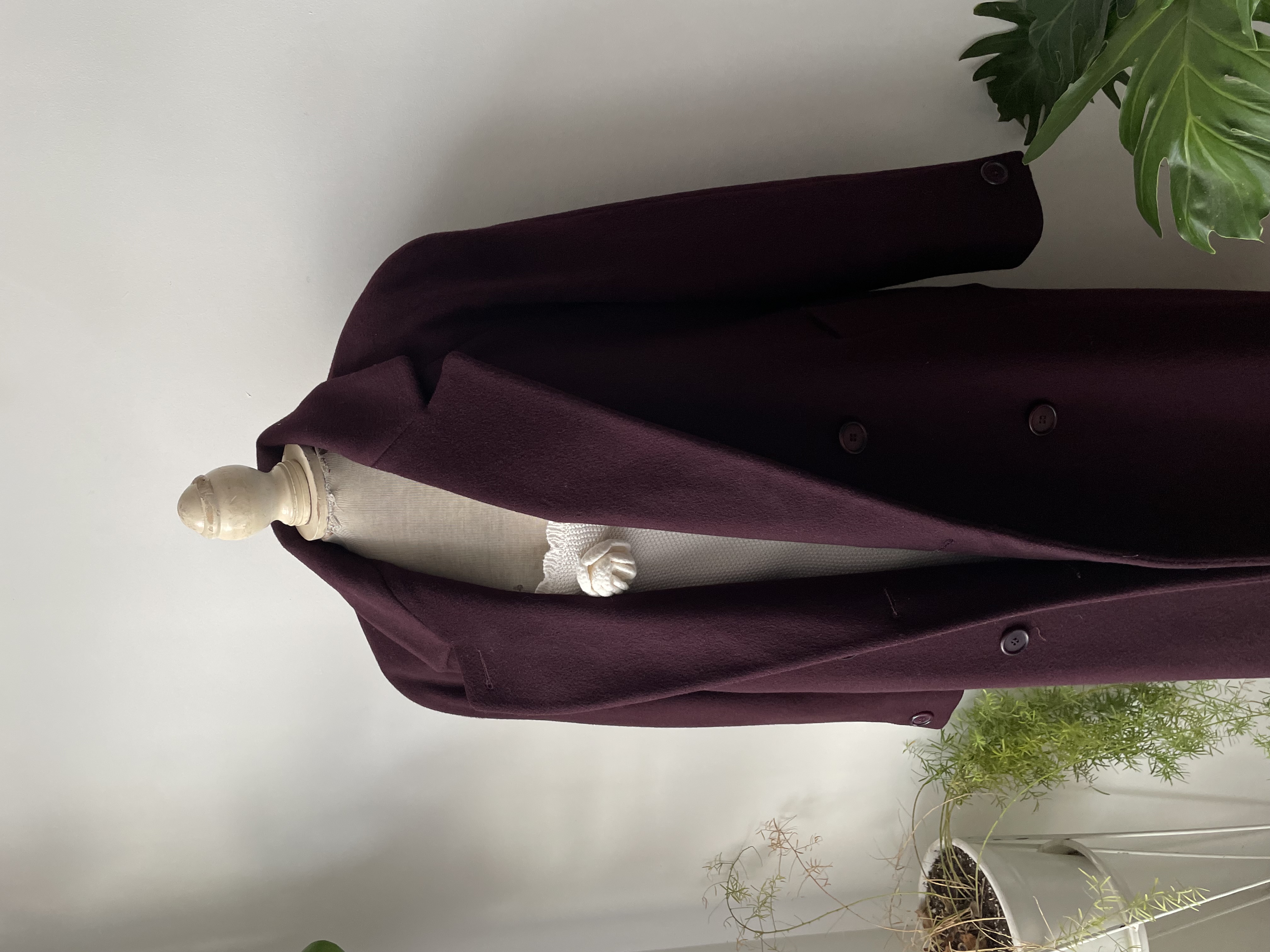 Abrigo ciruela lana. Talla:  10 (M/L) 2