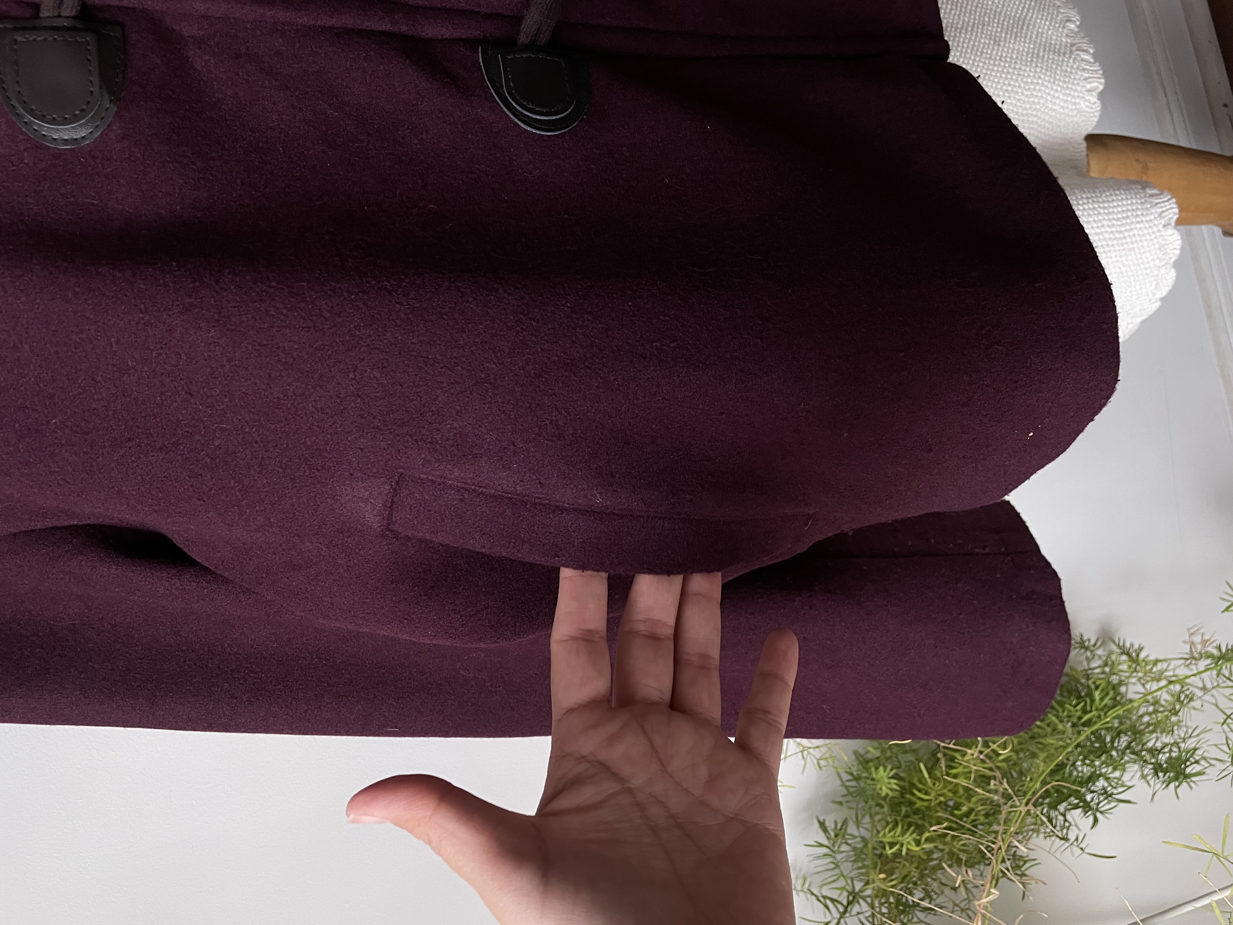 Abrigo ciruela. Talla: 2XL 4