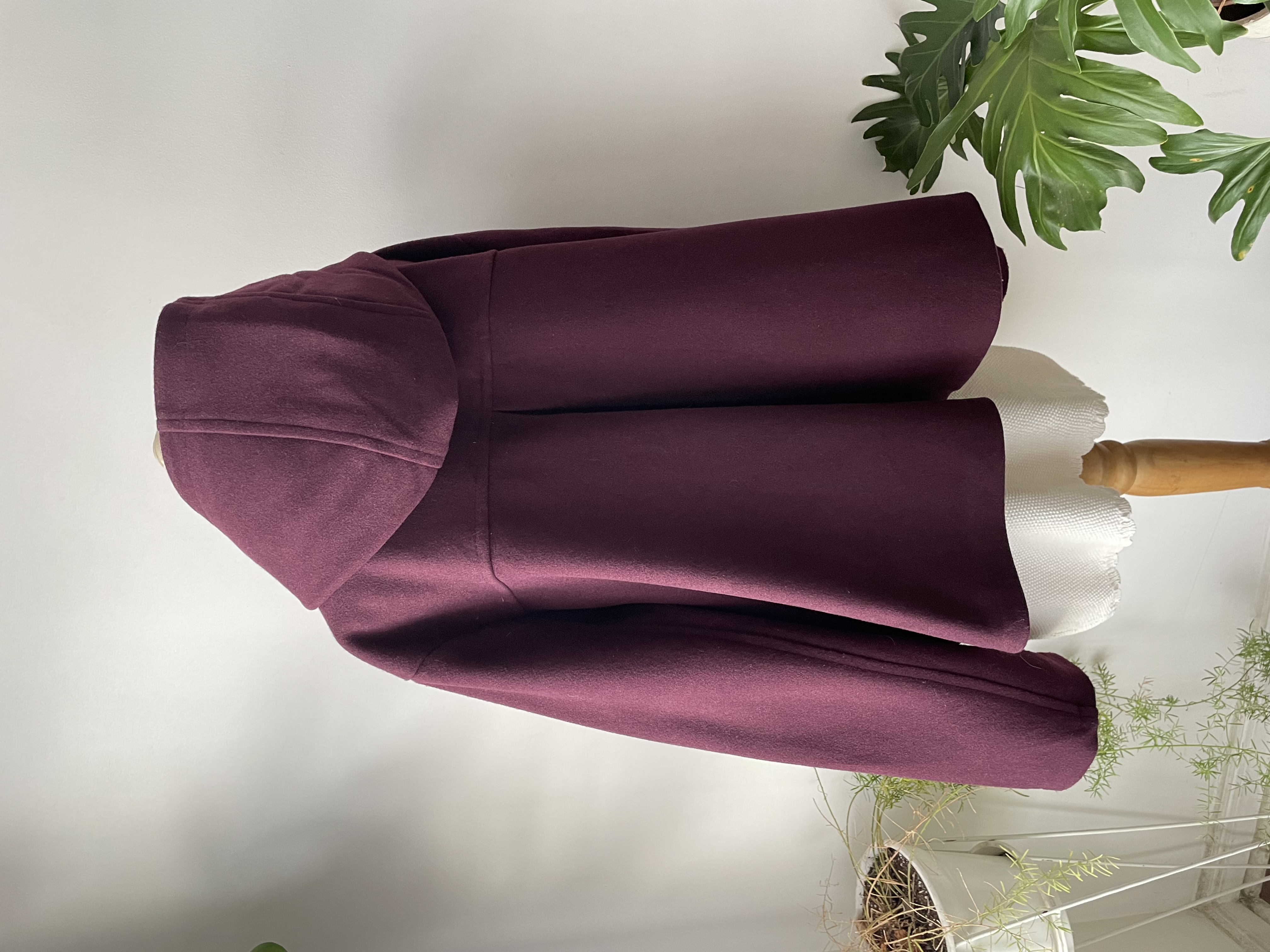 Abrigo ciruela. Talla: 2XL 6