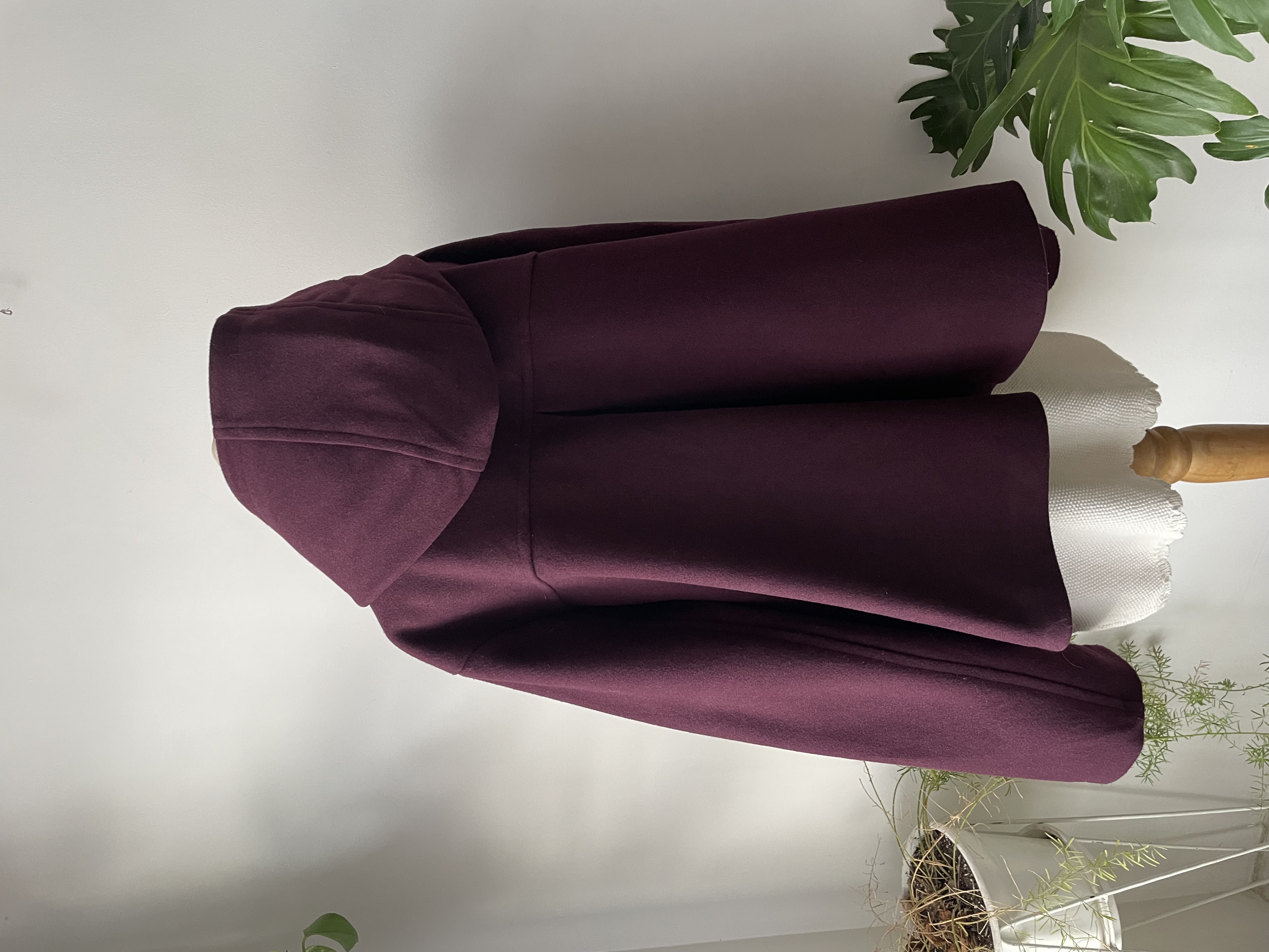 Abrigo ciruela. Talla: 2XL 8
