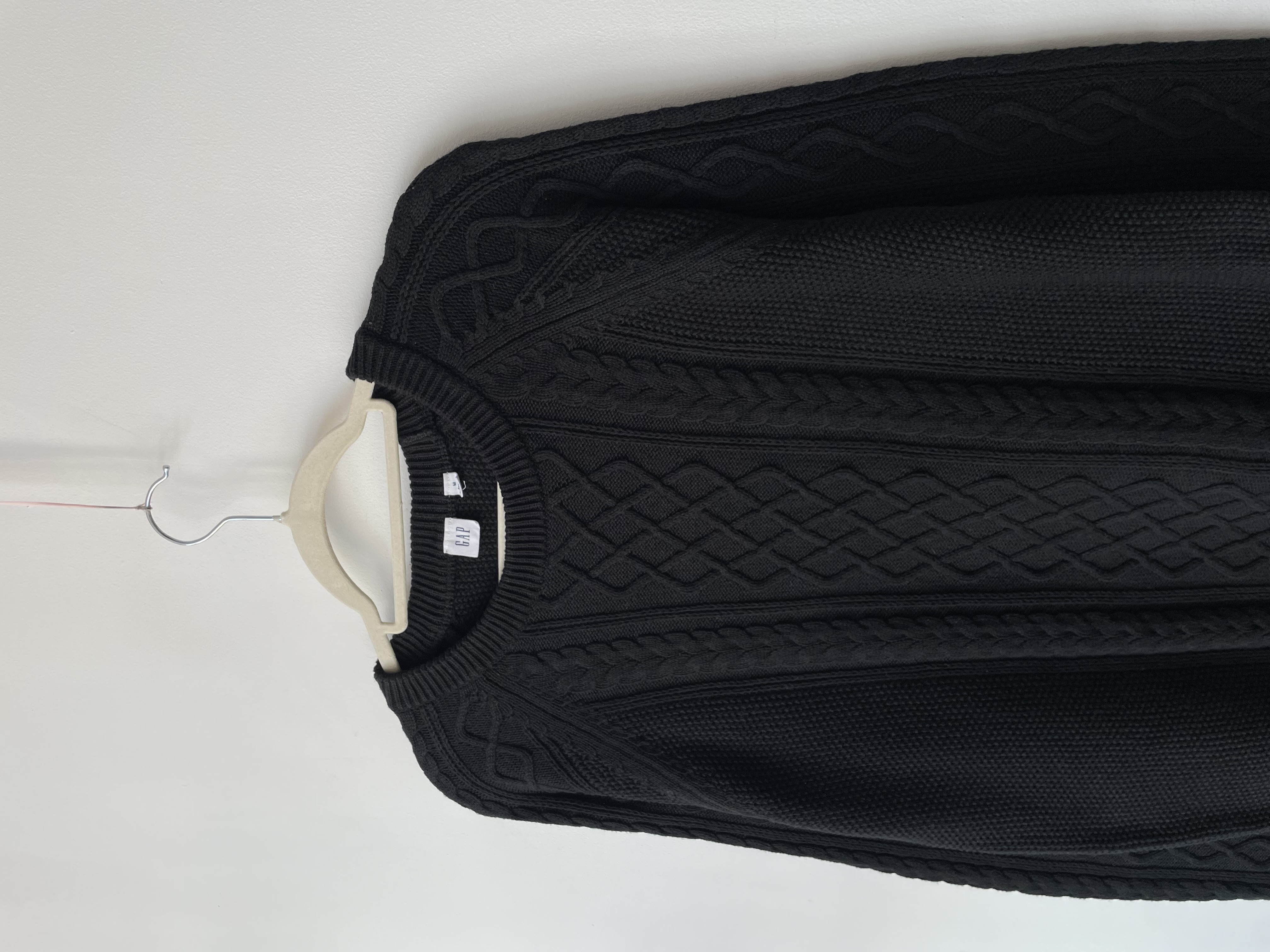 Sweater trenzado negro. Talla: M 2