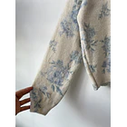 Sweater floreado. Talla: M 3