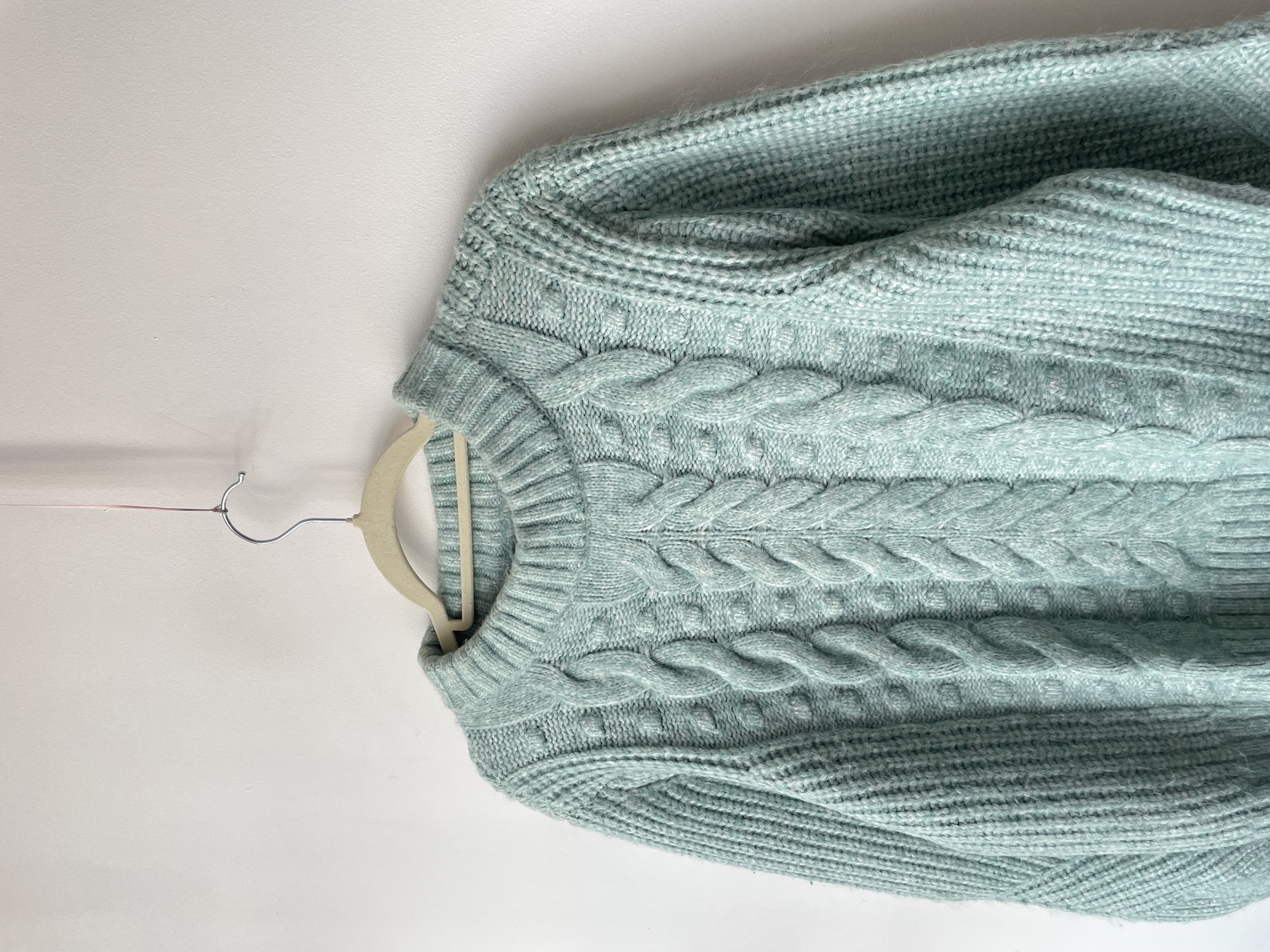 Sweater verde agua. Talla: M 2