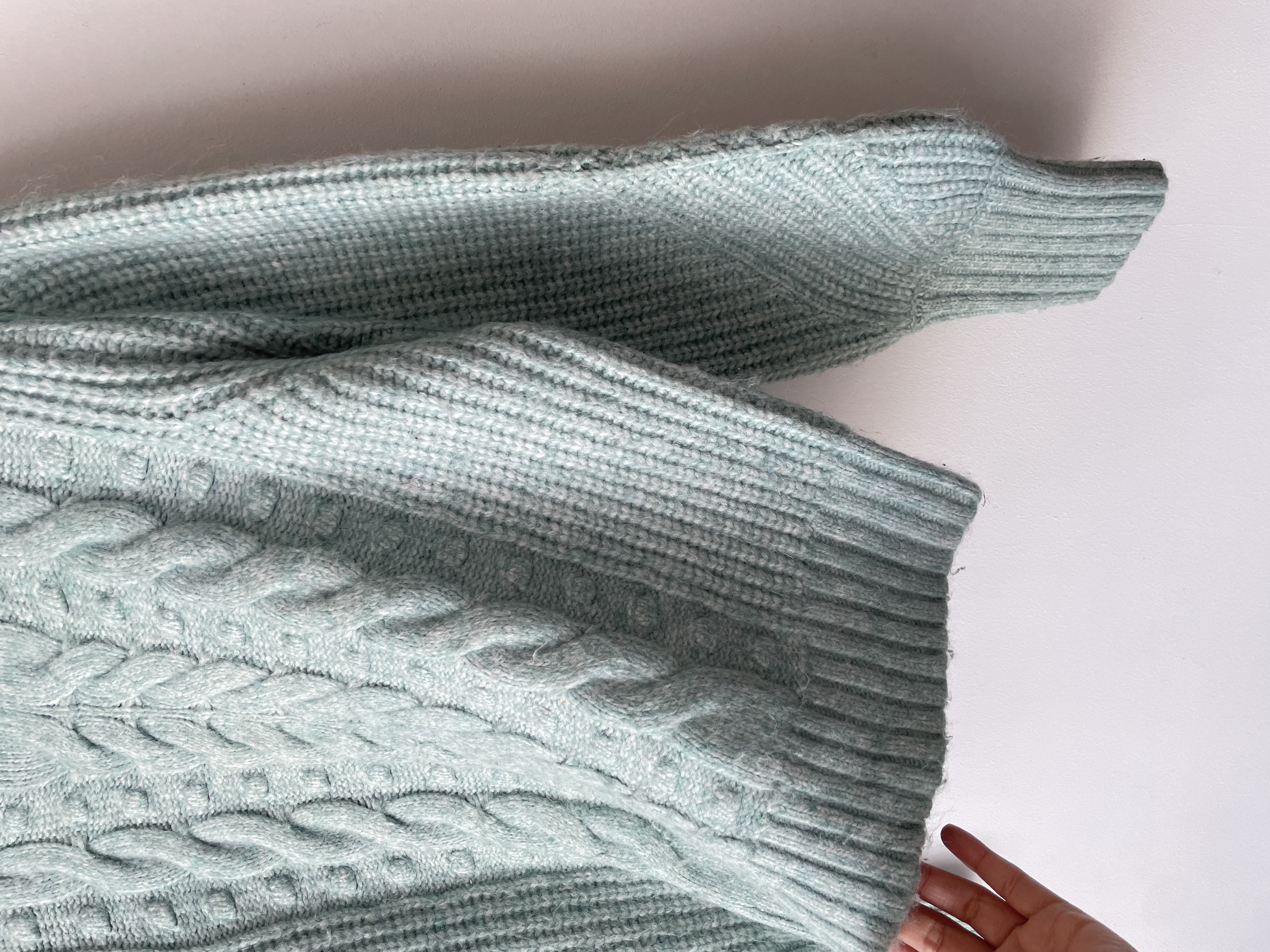 Sweater verde agua. Talla: M 3