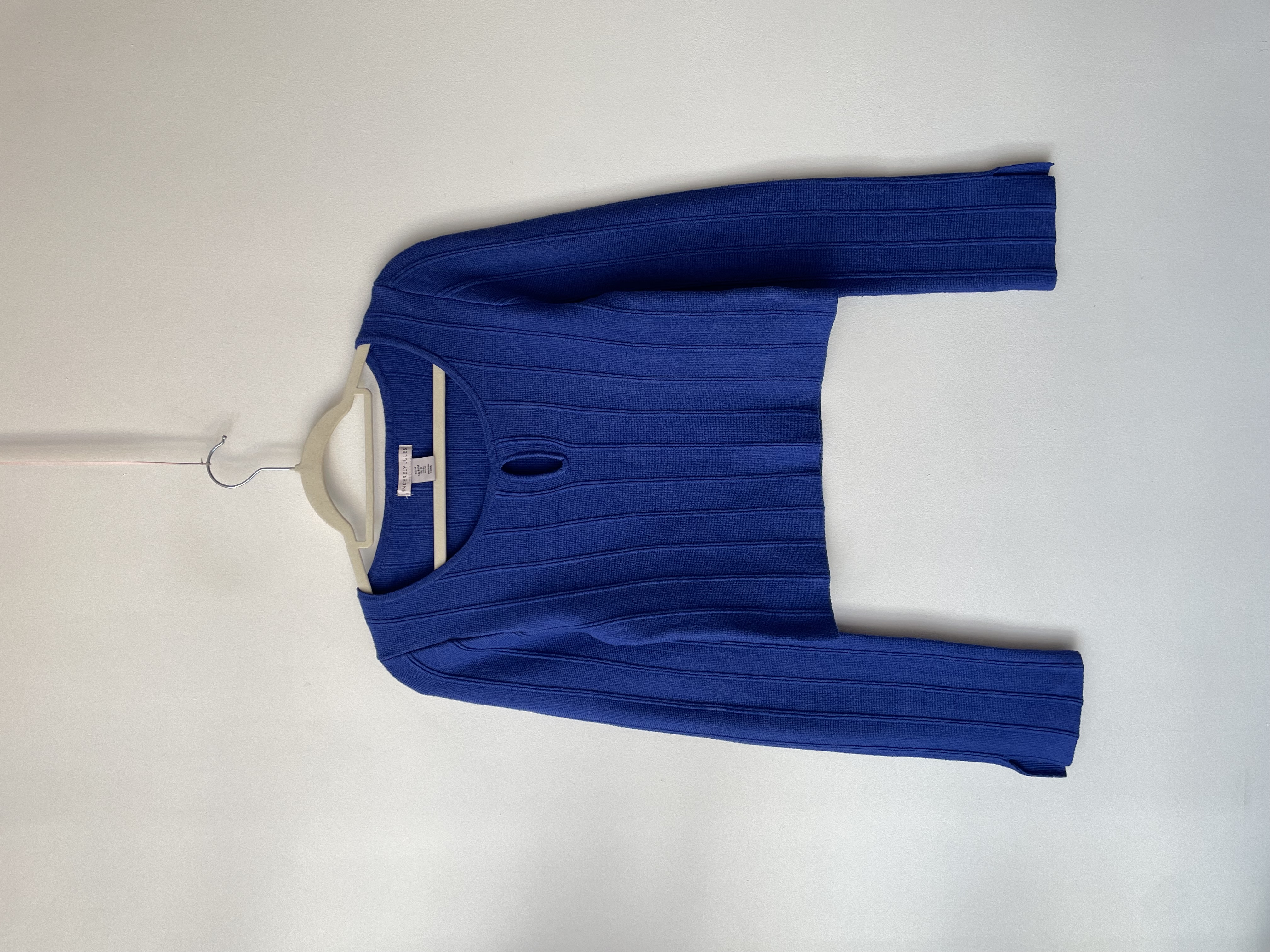 Sweater azul. Talla: M chico (S/M) 1