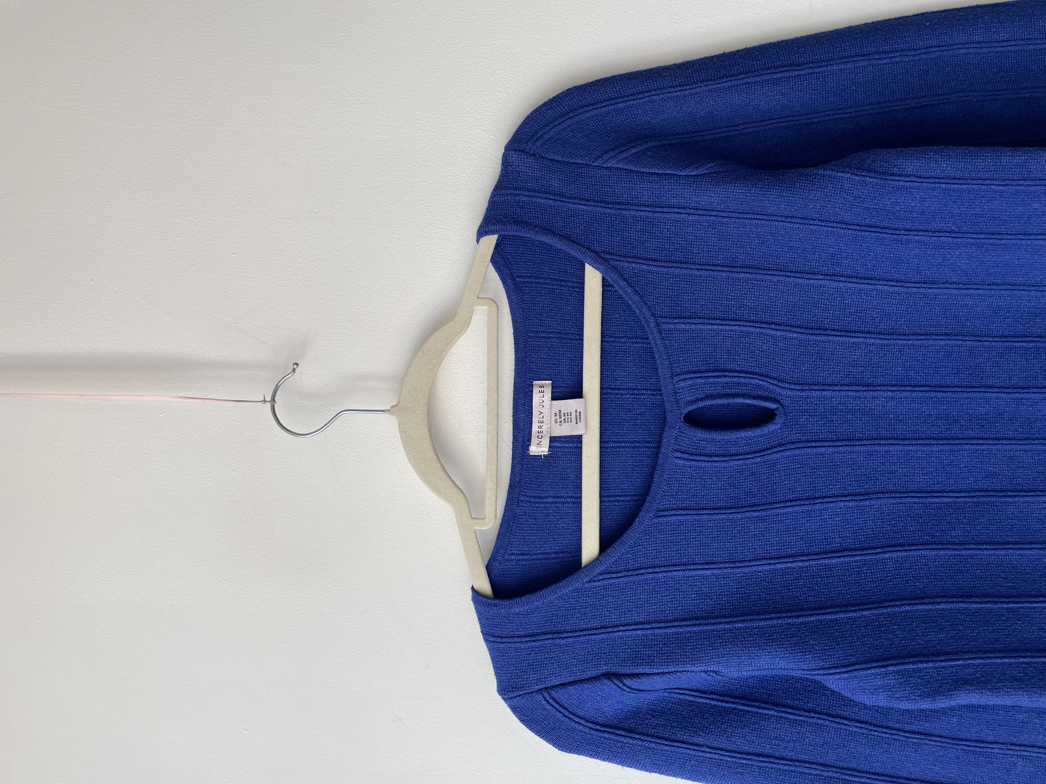 Sweater azul. Talla: M chico (S/M) 2