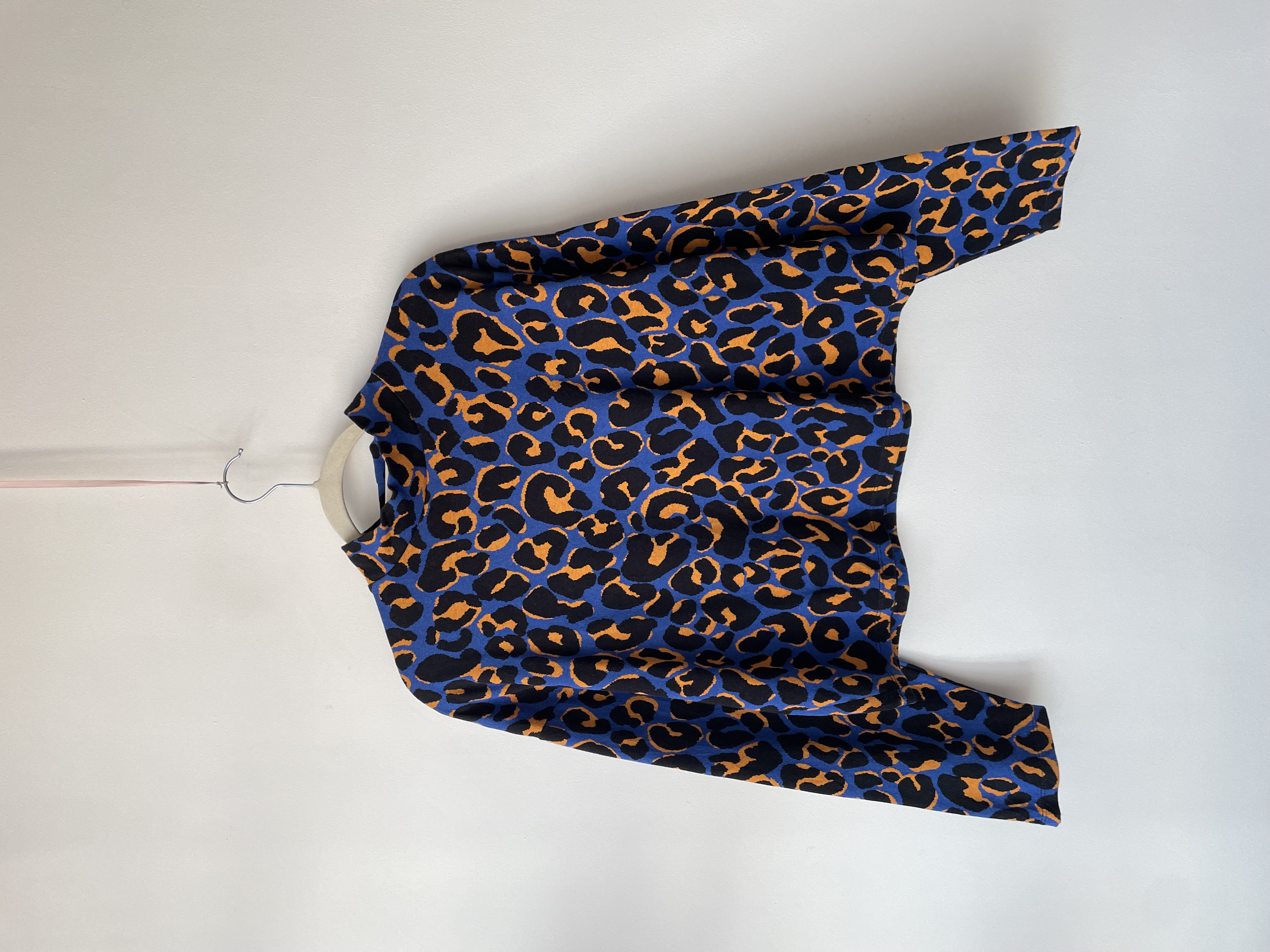 Sweater leopardo. Talla: S oversized (M a L )  1