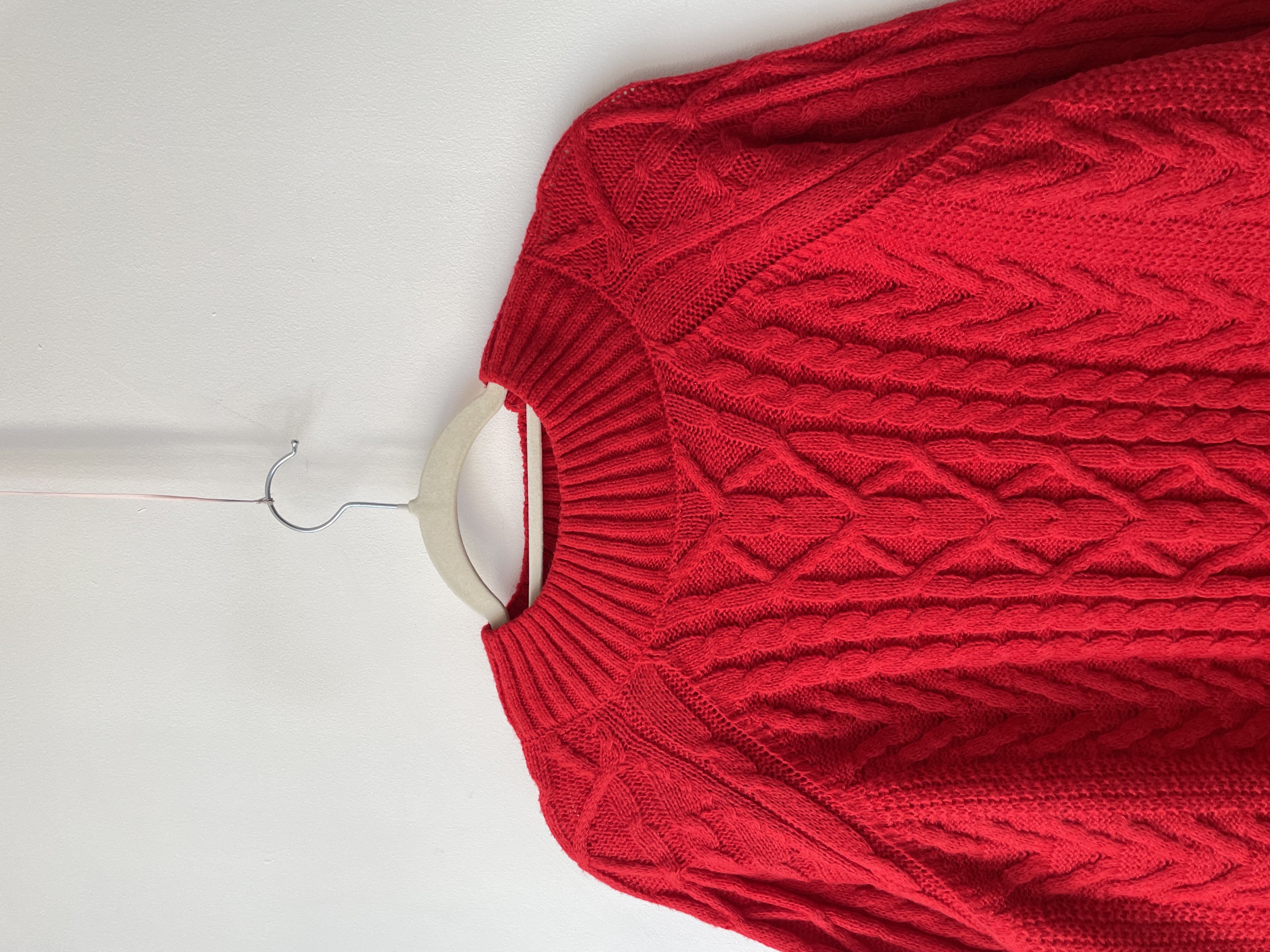 Sweatwe globo rojo. Talla: L 2