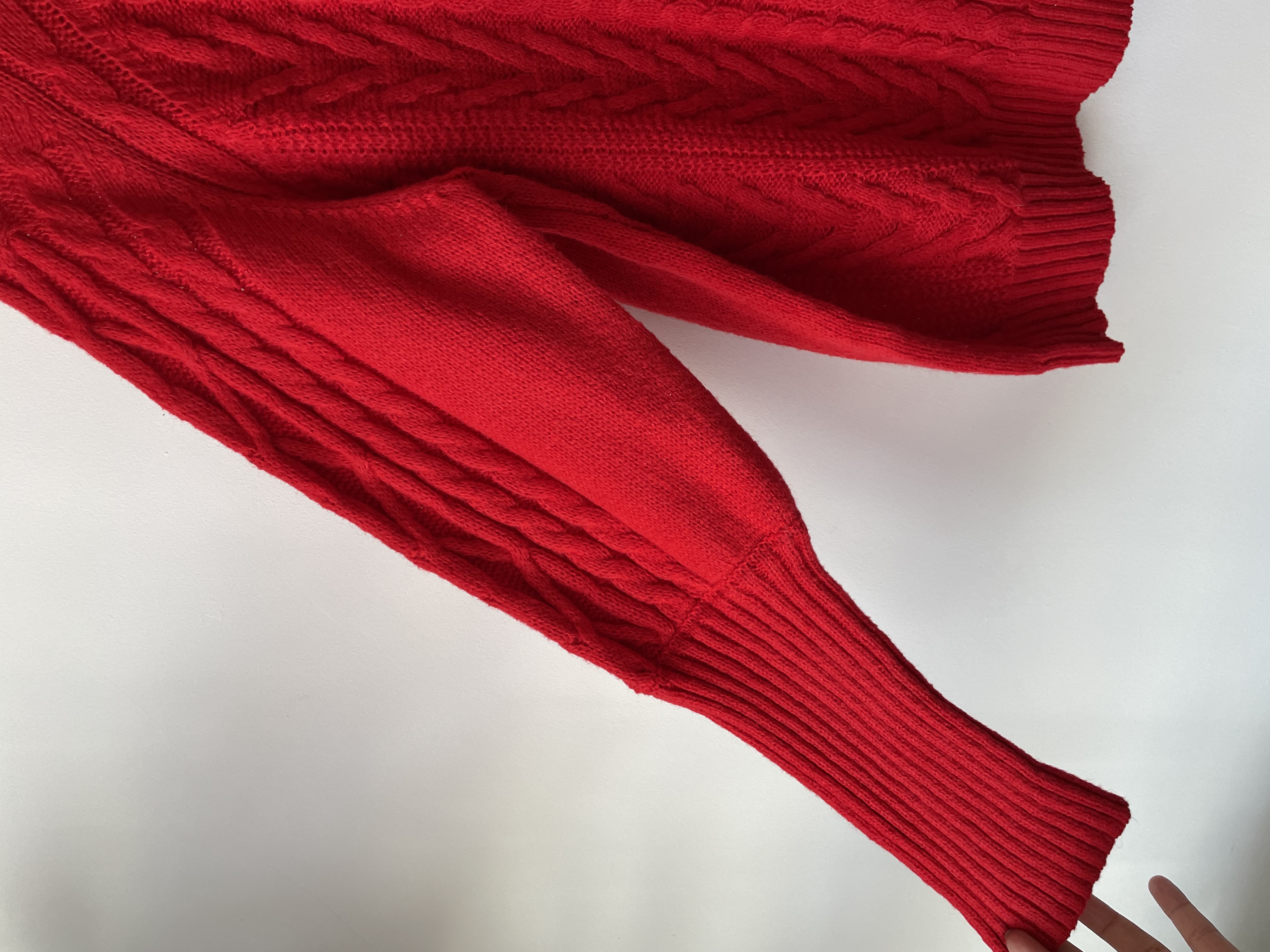 Sweatwe globo rojo. Talla: L 3