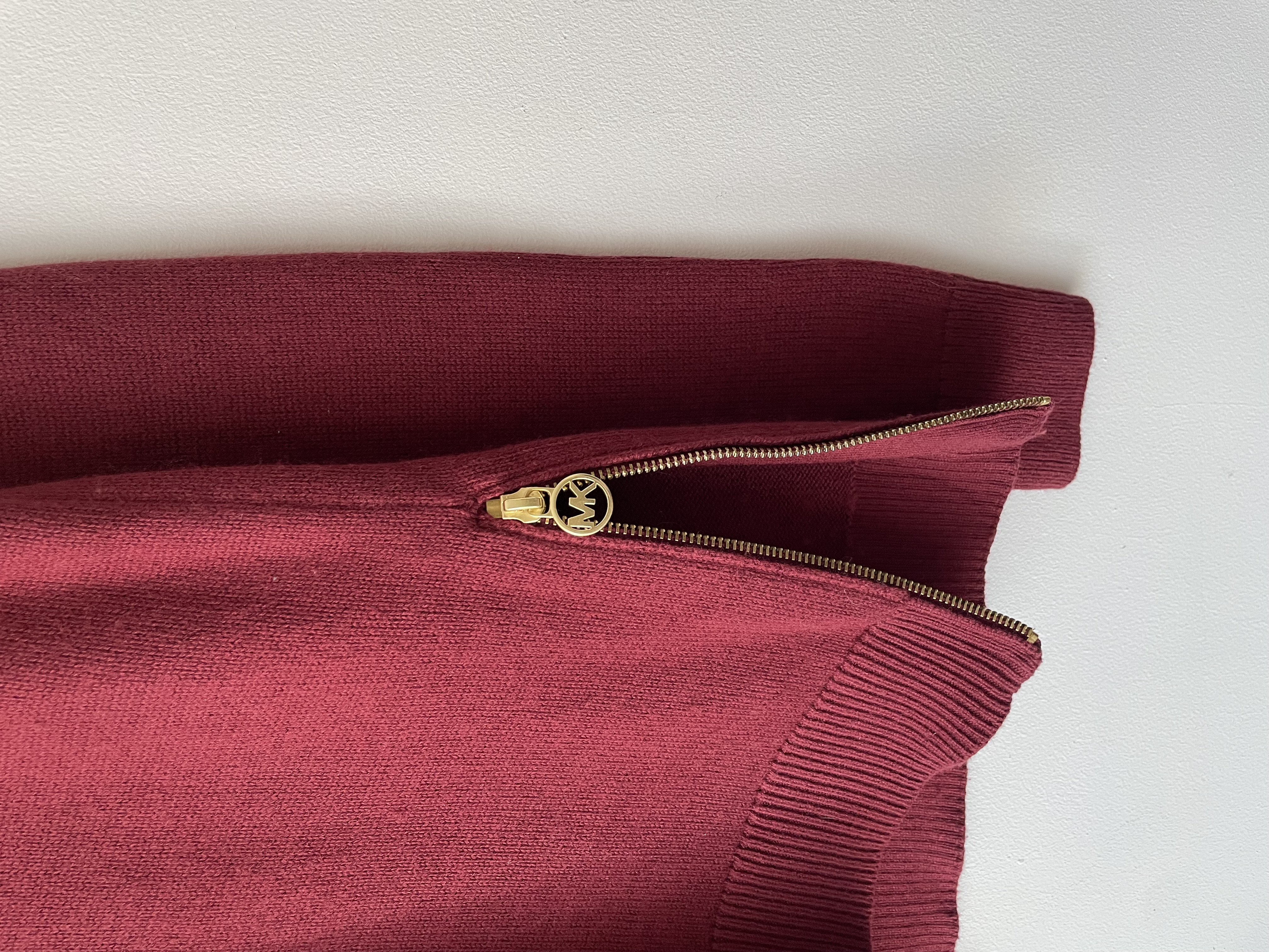 Sweater vino. Talla: S grande (M)  4