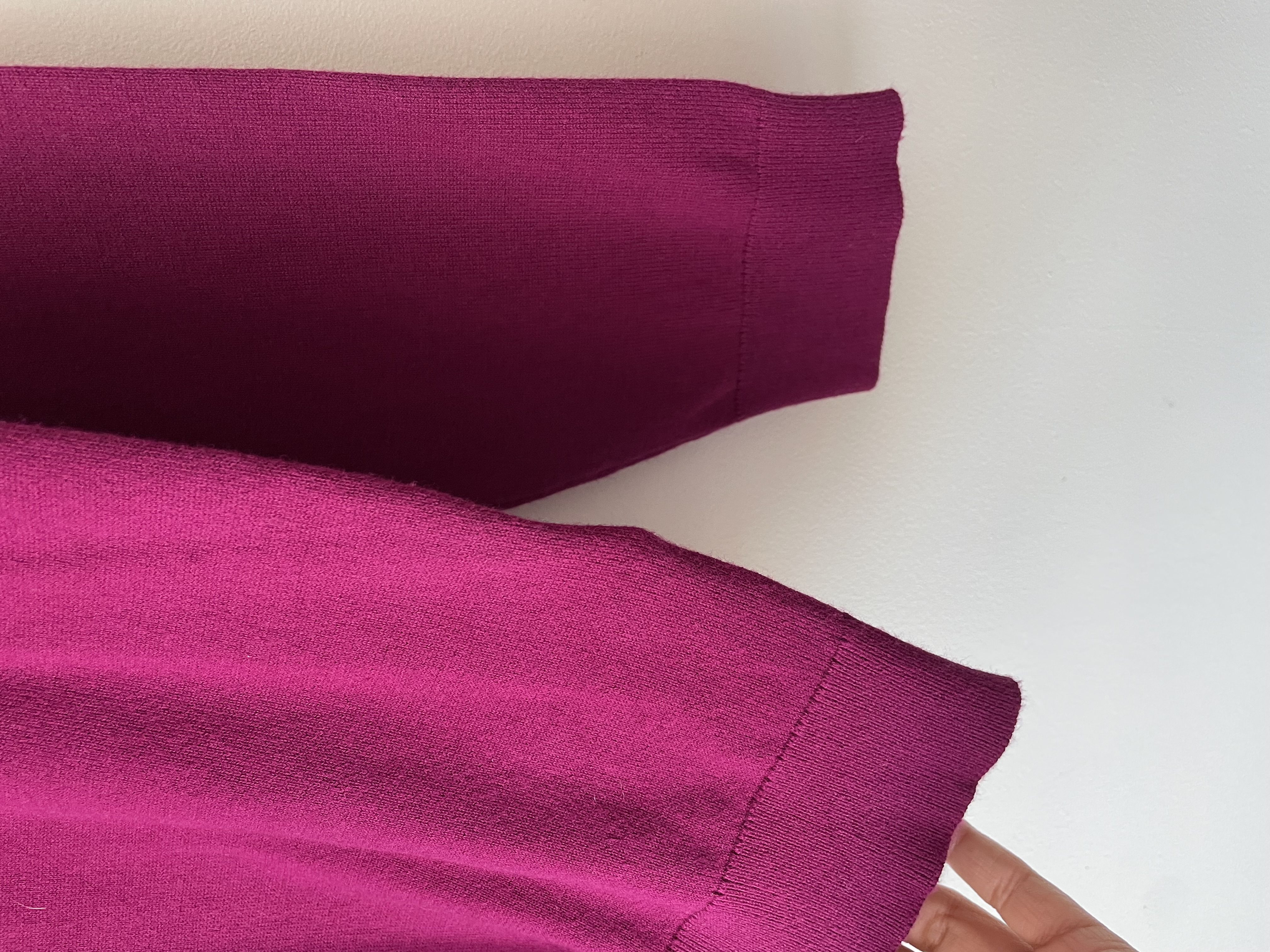 Sweater magenta. Talla: M 3