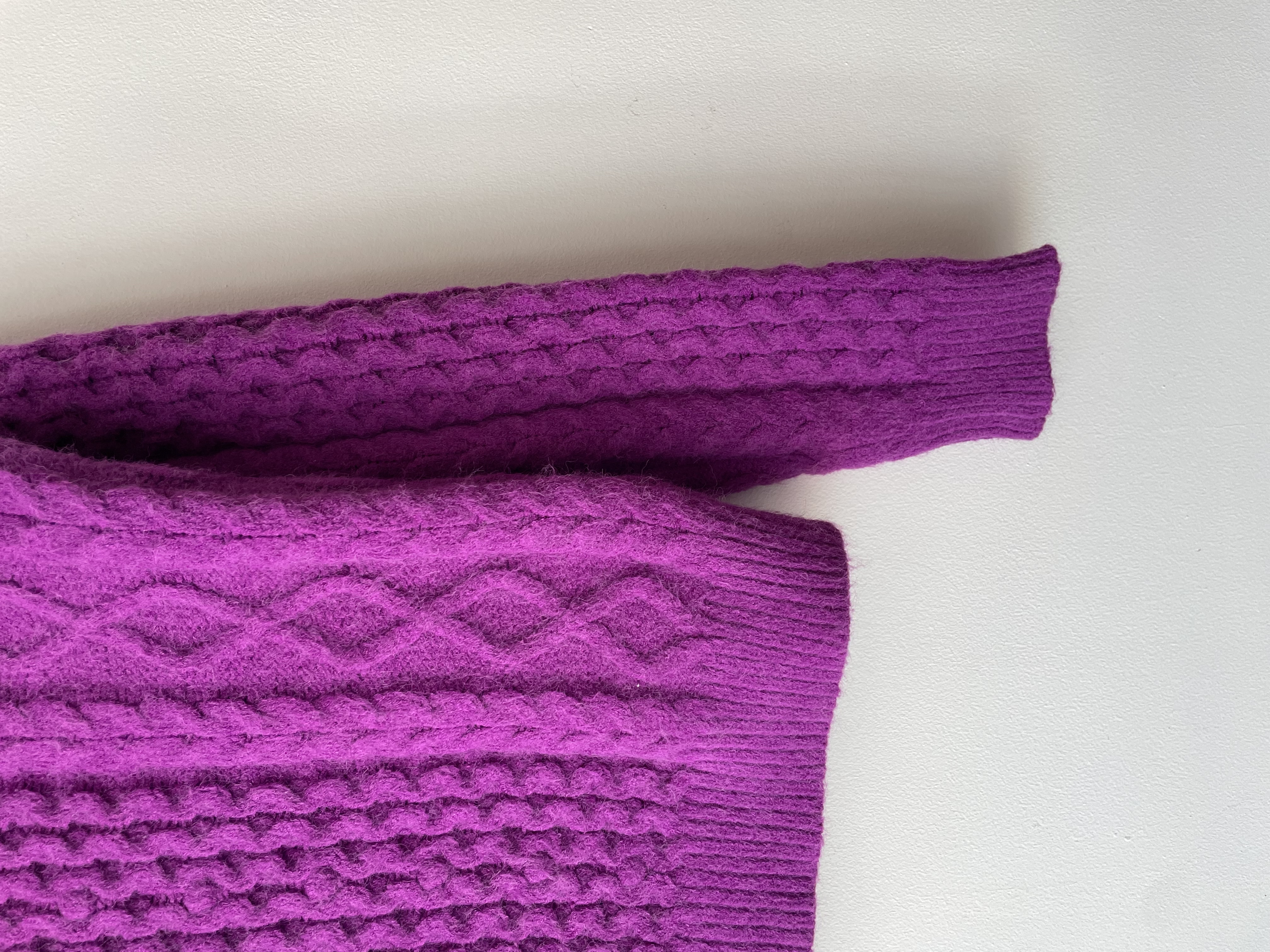 Sweater magenta. Talla: XS oversized  3