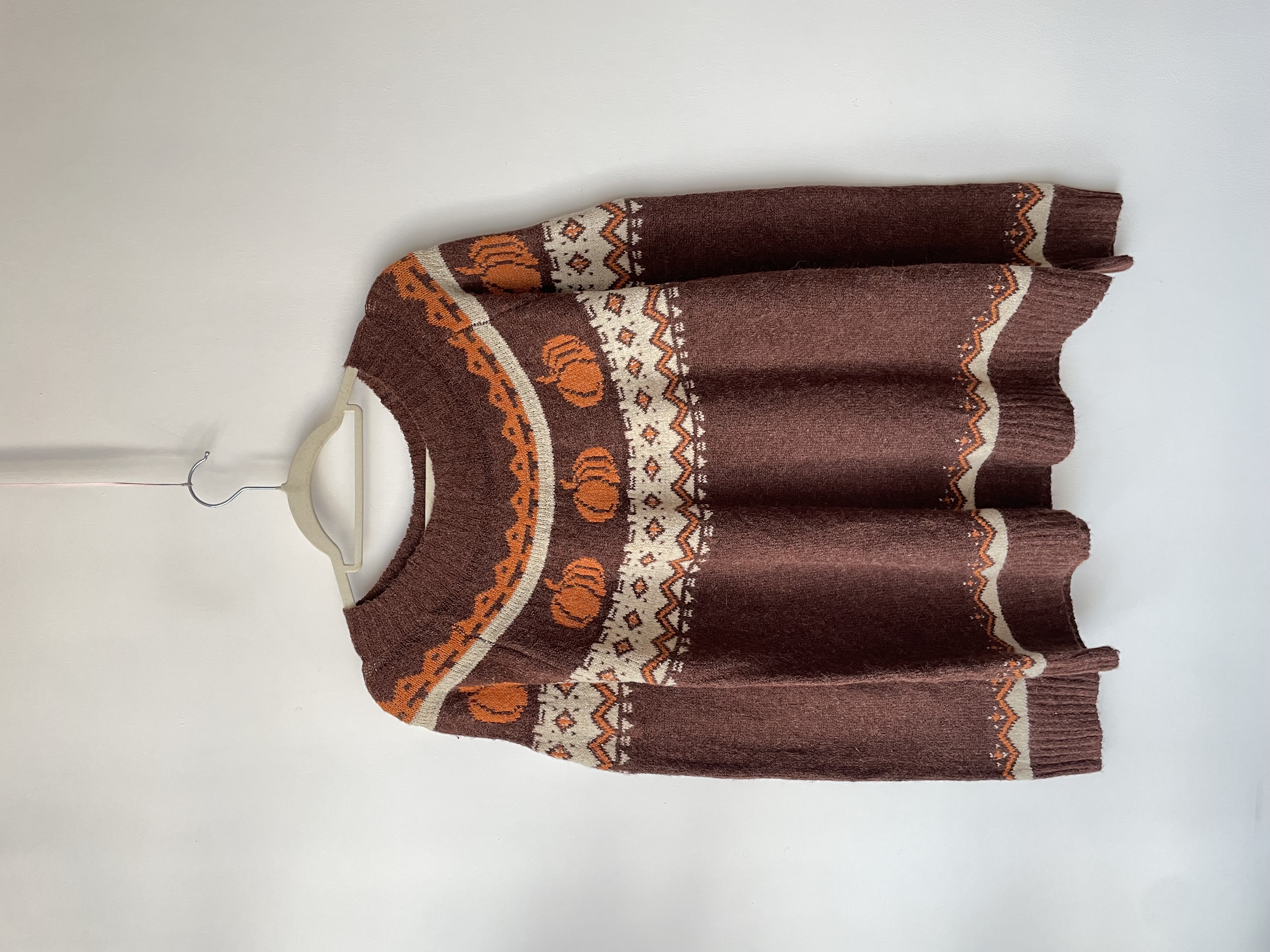 Sweater calabaza. Talla: L  1