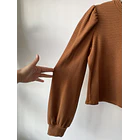 Sweater princesa café. Talla: M 3