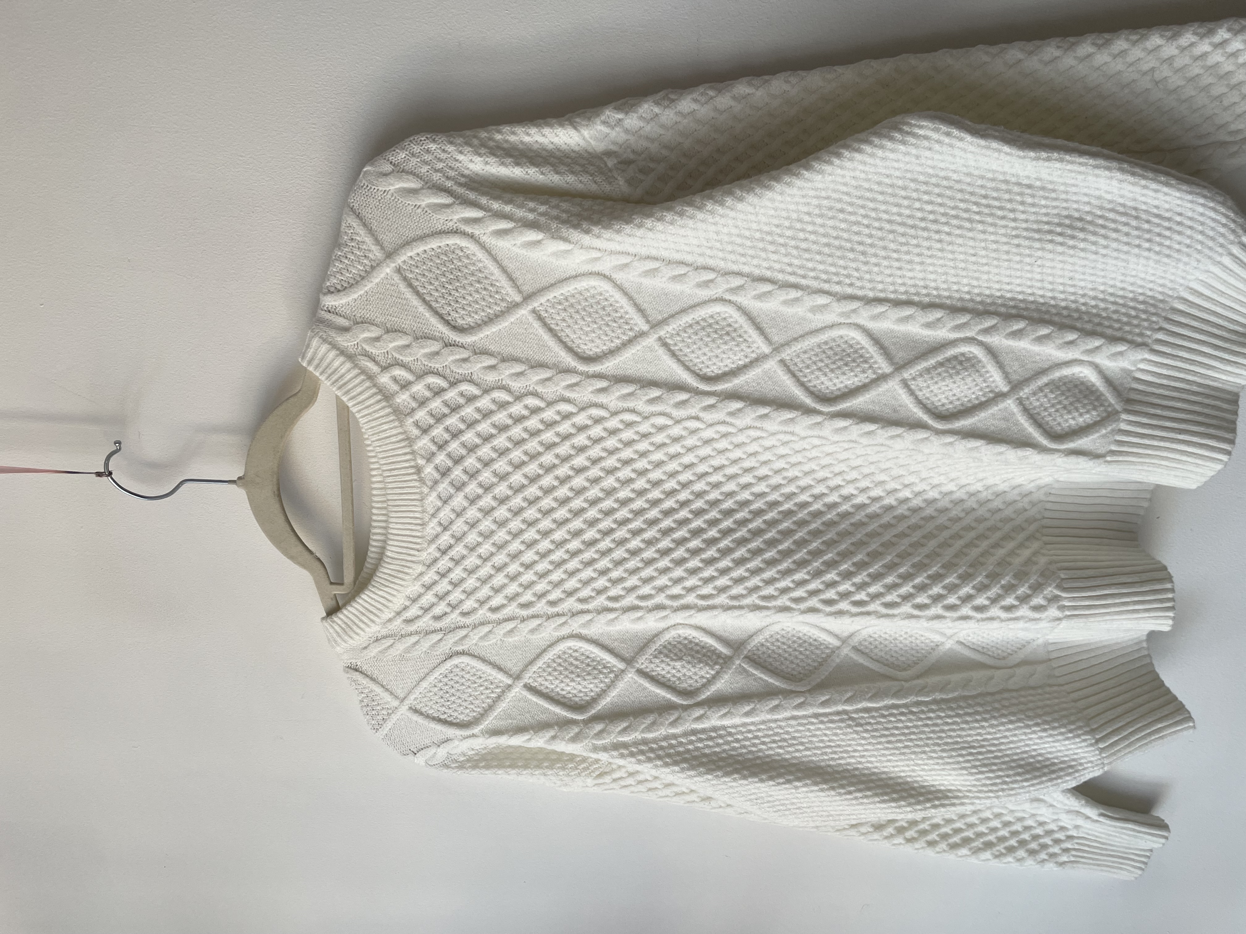 Sweater trenzado. Talla: M  2