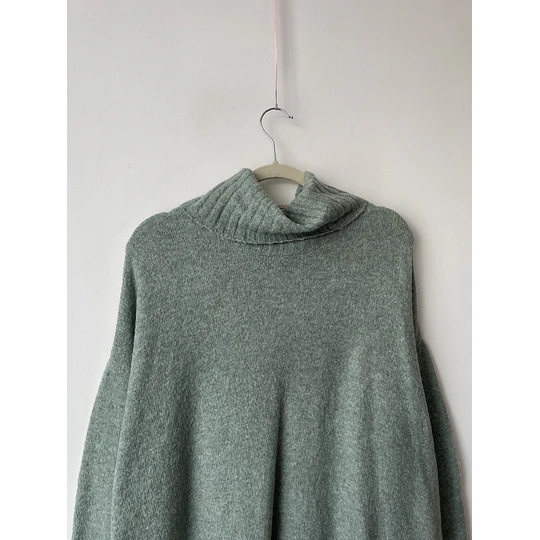 Sweater largo verde agua. Talla: L