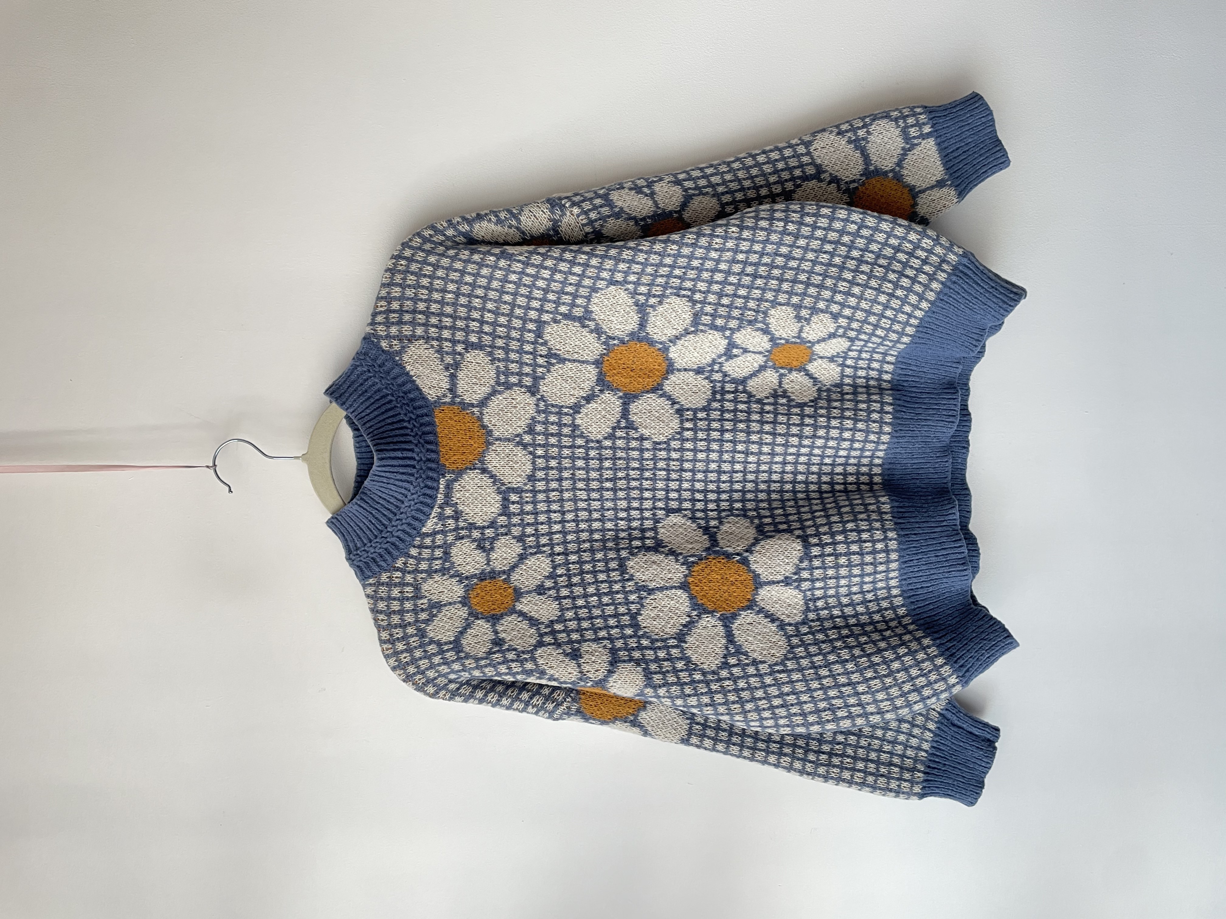 Sweater flores. Talla: M 1