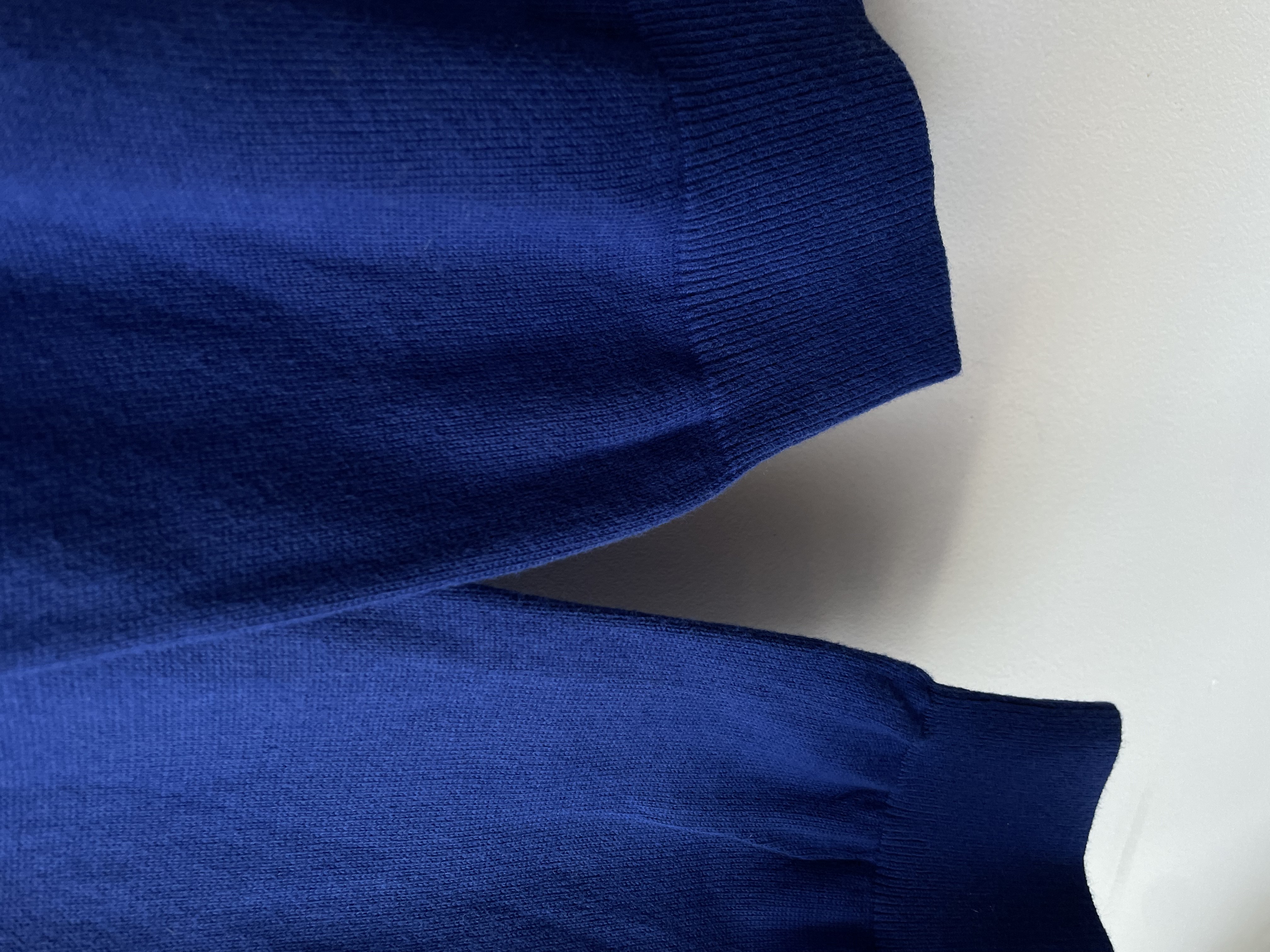Sweater azul tommy. Talla: M hombre (L mujer)  3