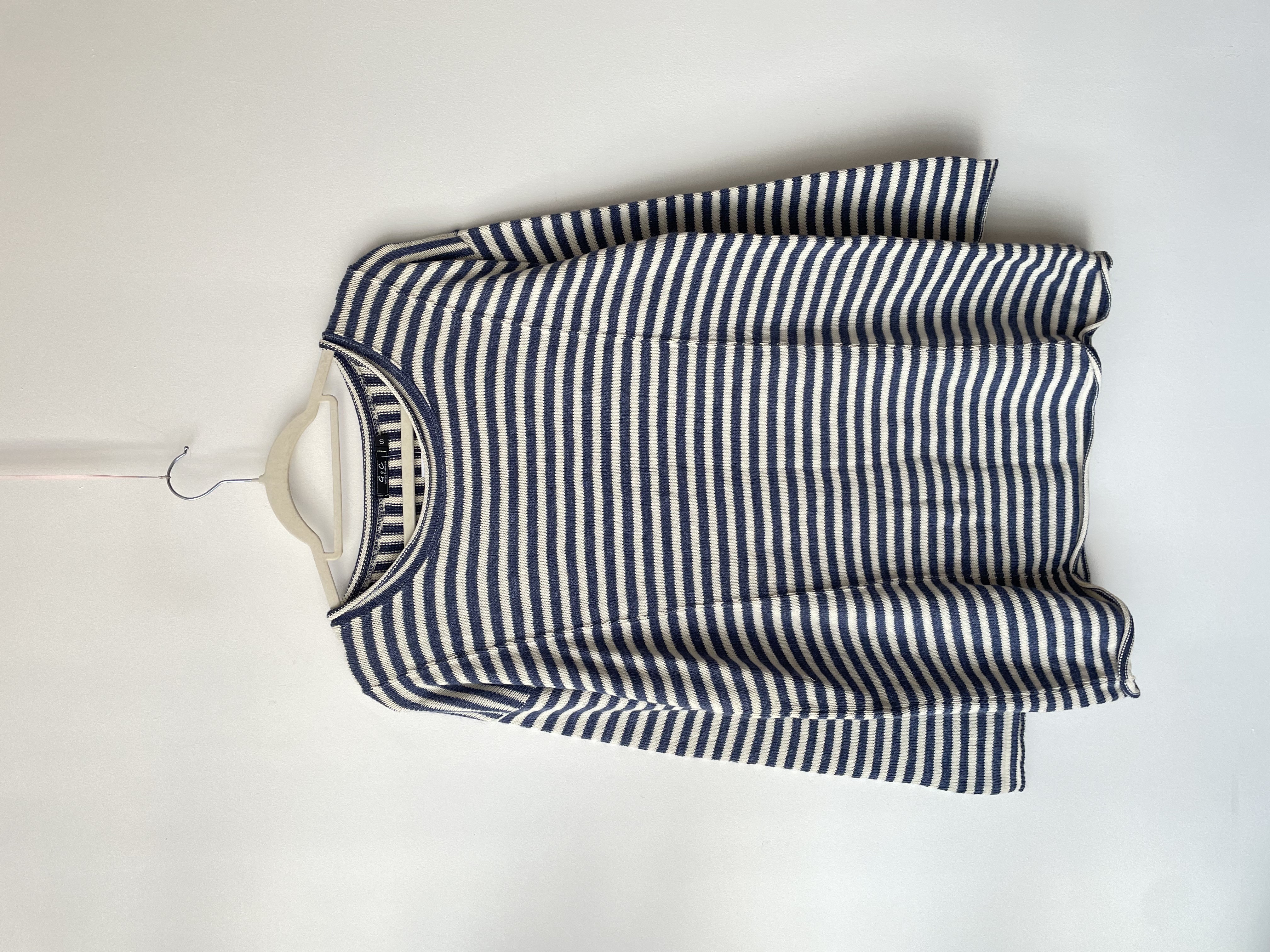 Sweater largo, líneas. Talla: S Oversized (M/L) 1