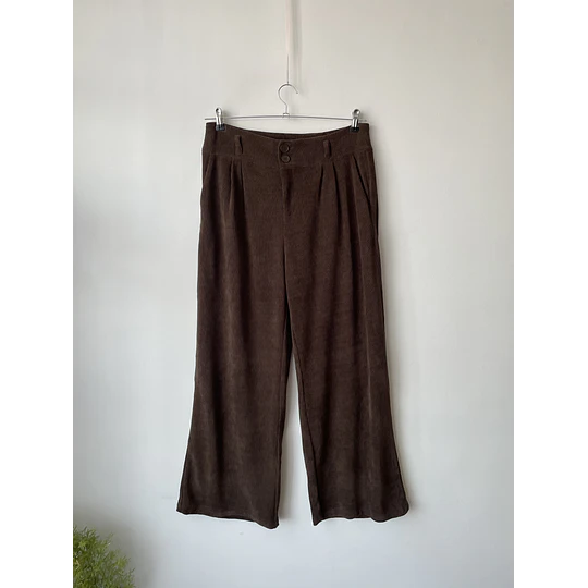 Pantalón wide café. Talla: M 