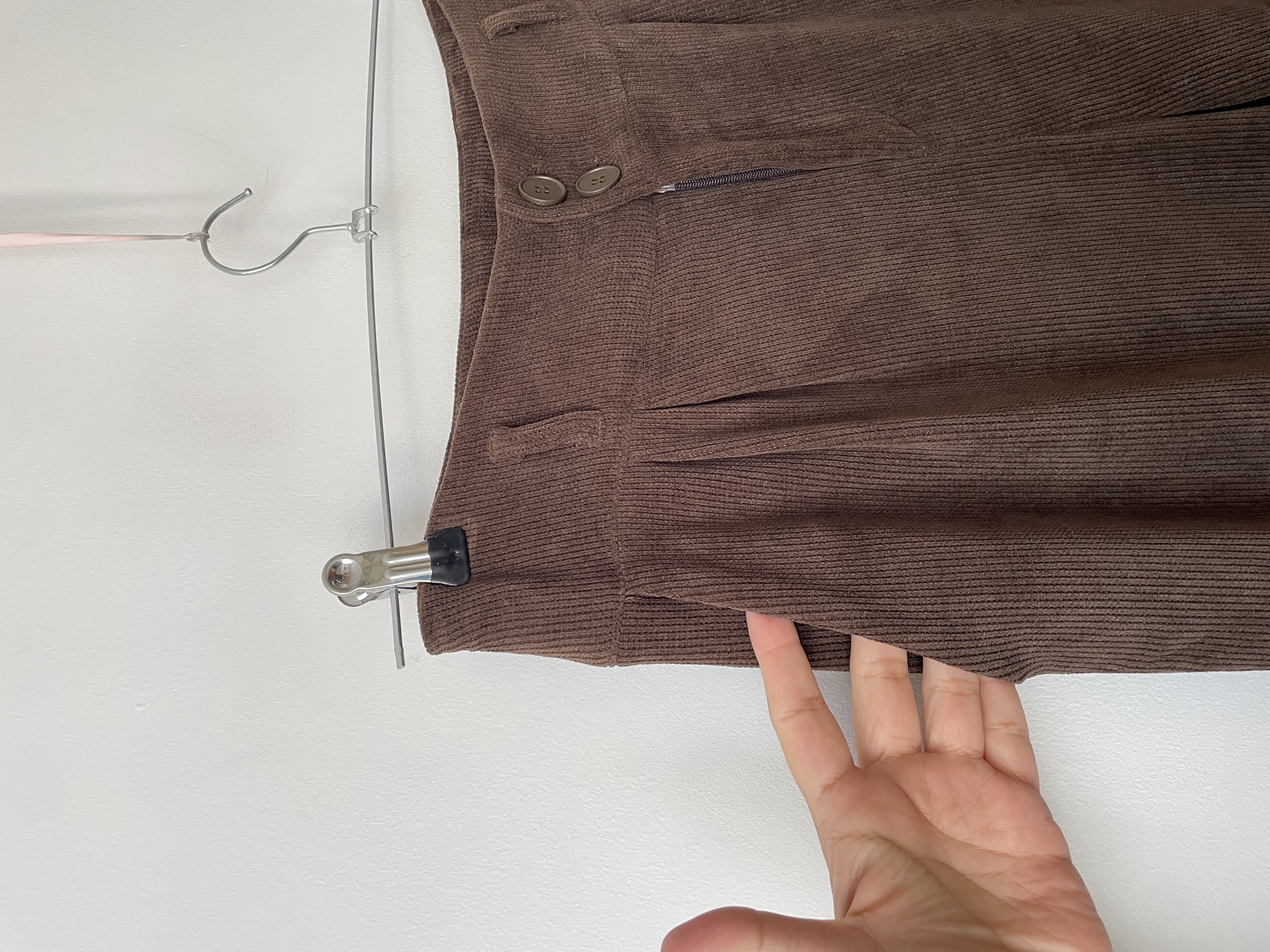 Pantalón wide café. Talla: M  4