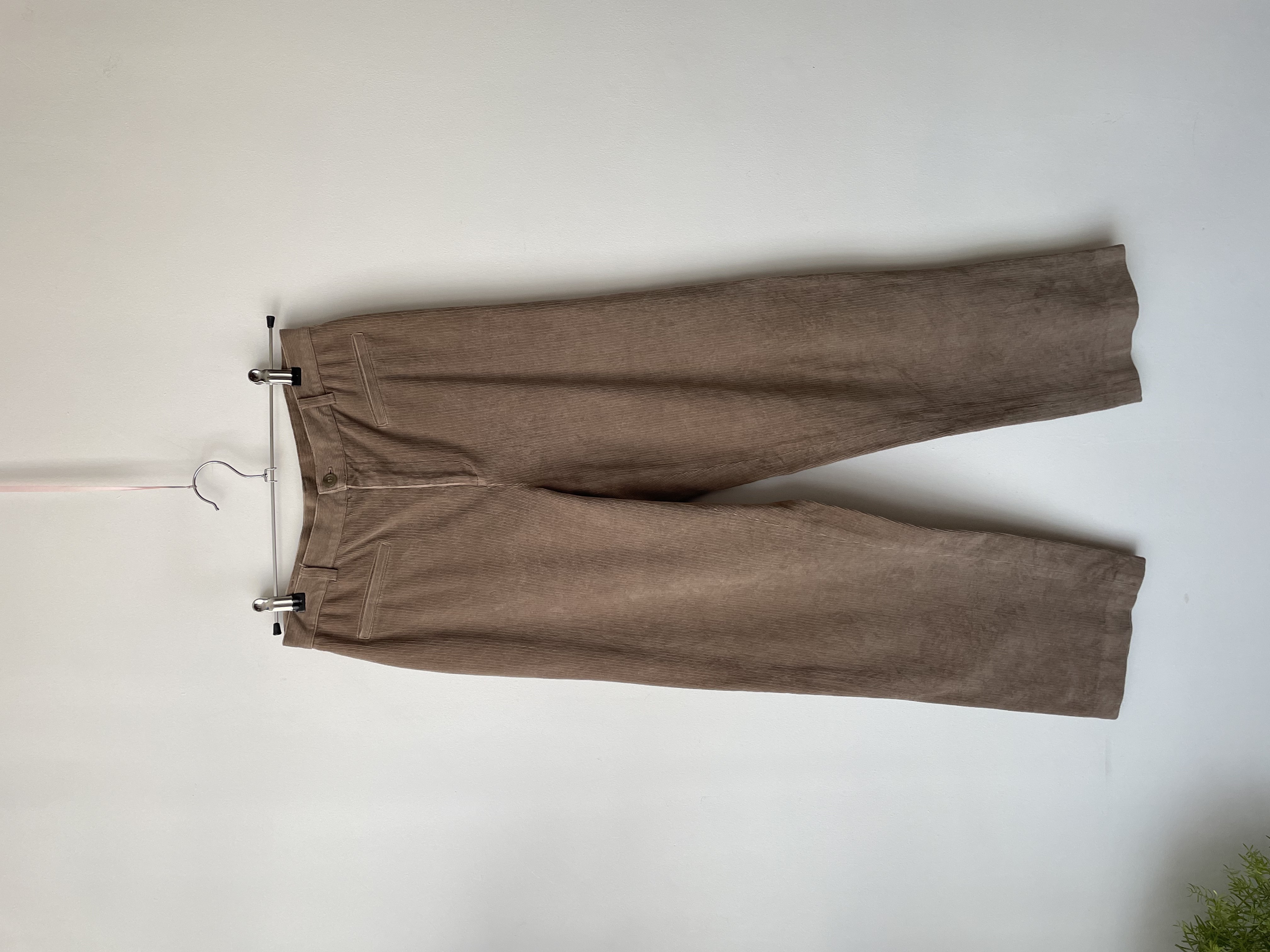 Pantalón camel. Tala: 38  1