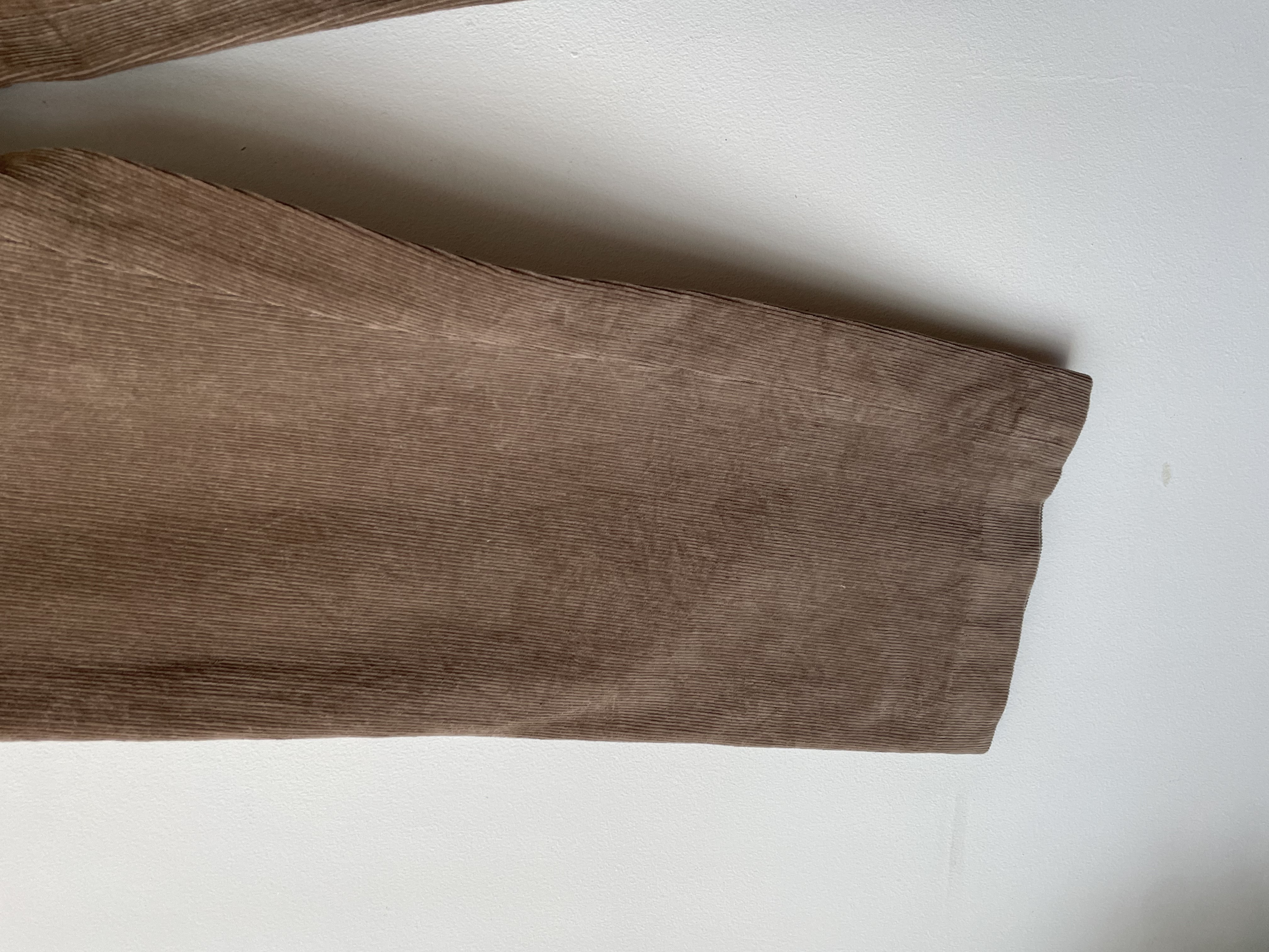 Pantalón camel. Tala: 38  3