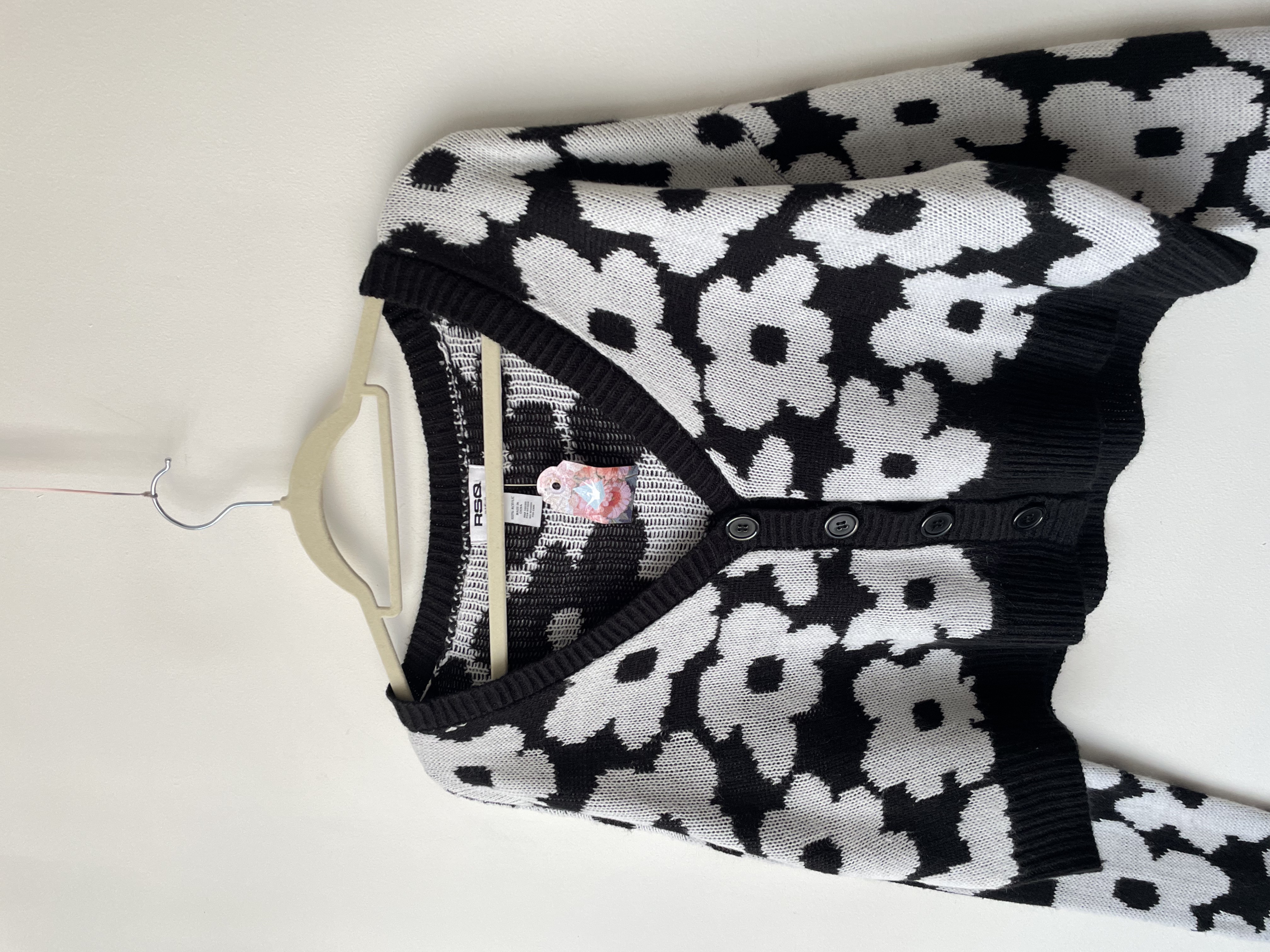 Cárdigan floral . Talla: M  2
