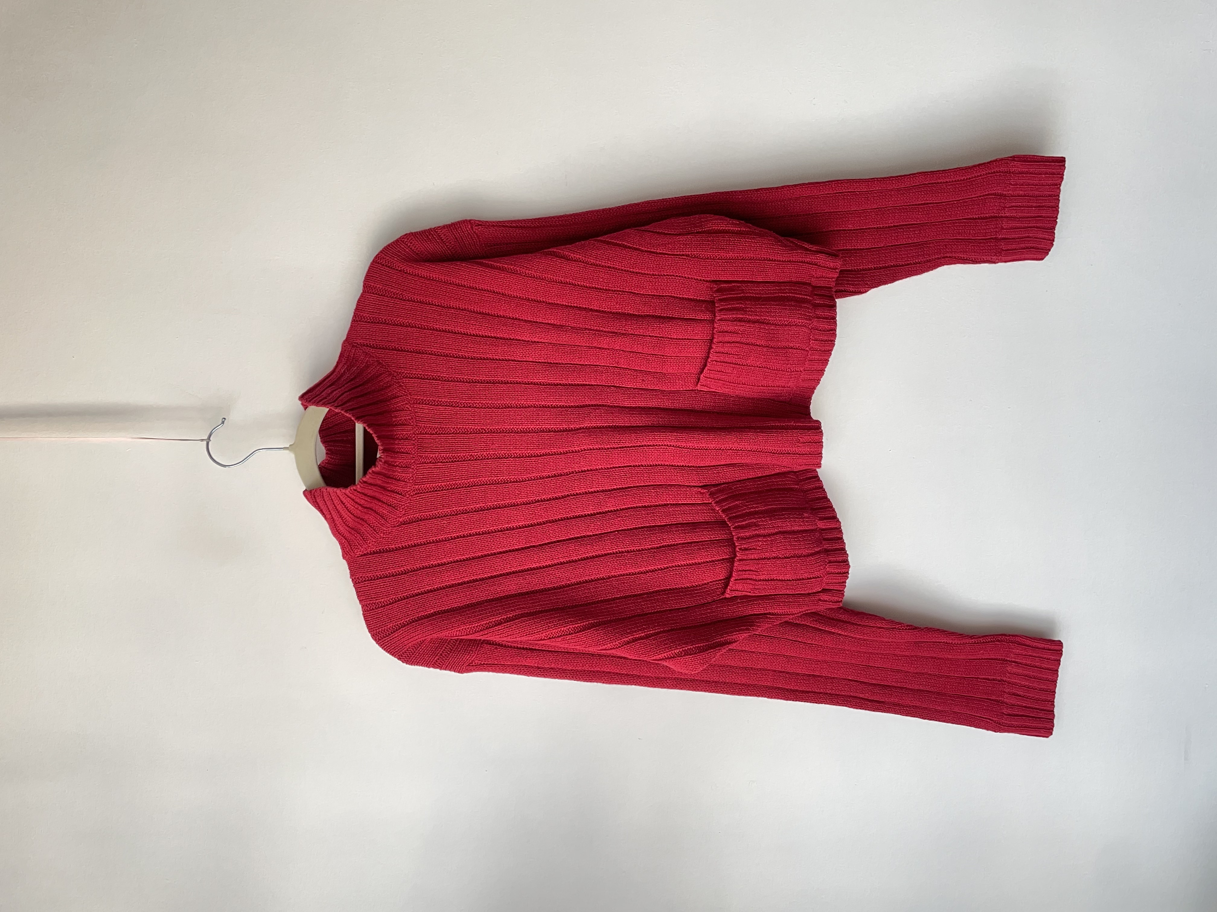 Sweater bolsillos. Talla: M  1