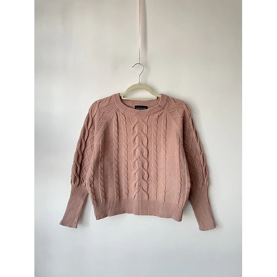 Sweater trenzado. Talla: M