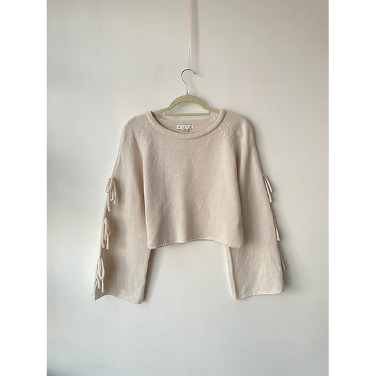 Sweater lazos. Talla: M