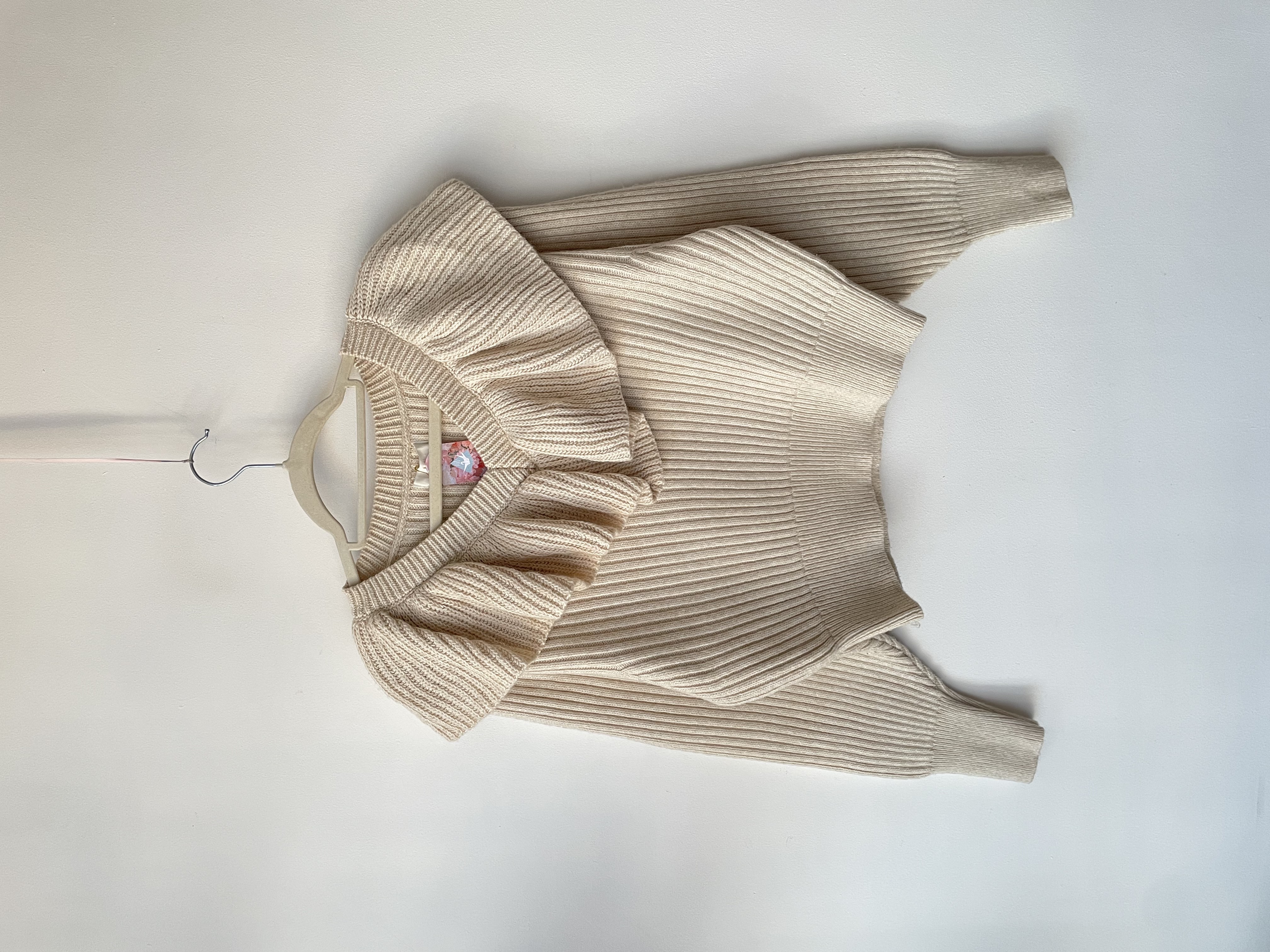 Sweater vuelos. Talla: XS oversized (s/m)  1