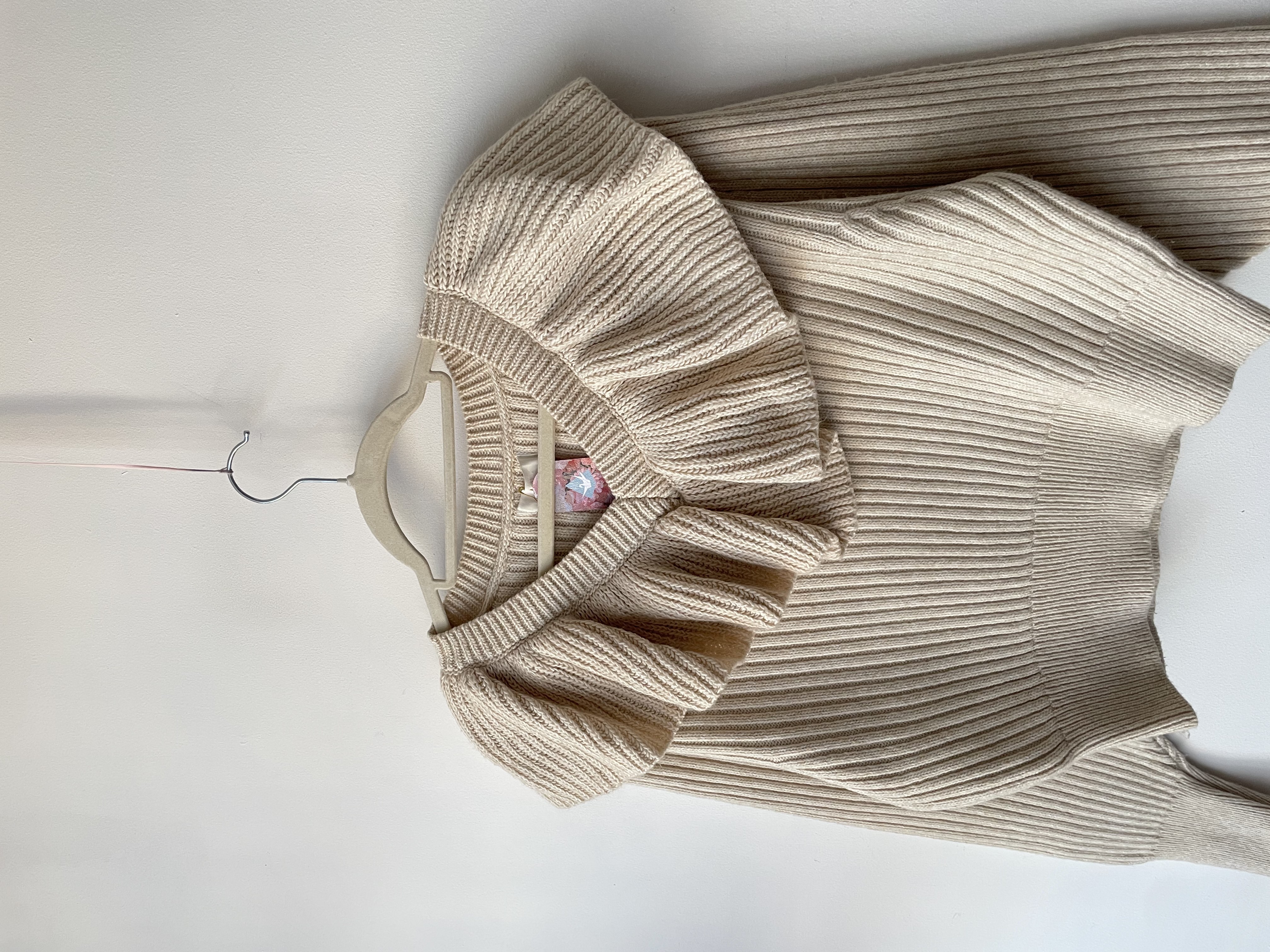 Sweater vuelos. Talla: XS oversized (s/m)  2