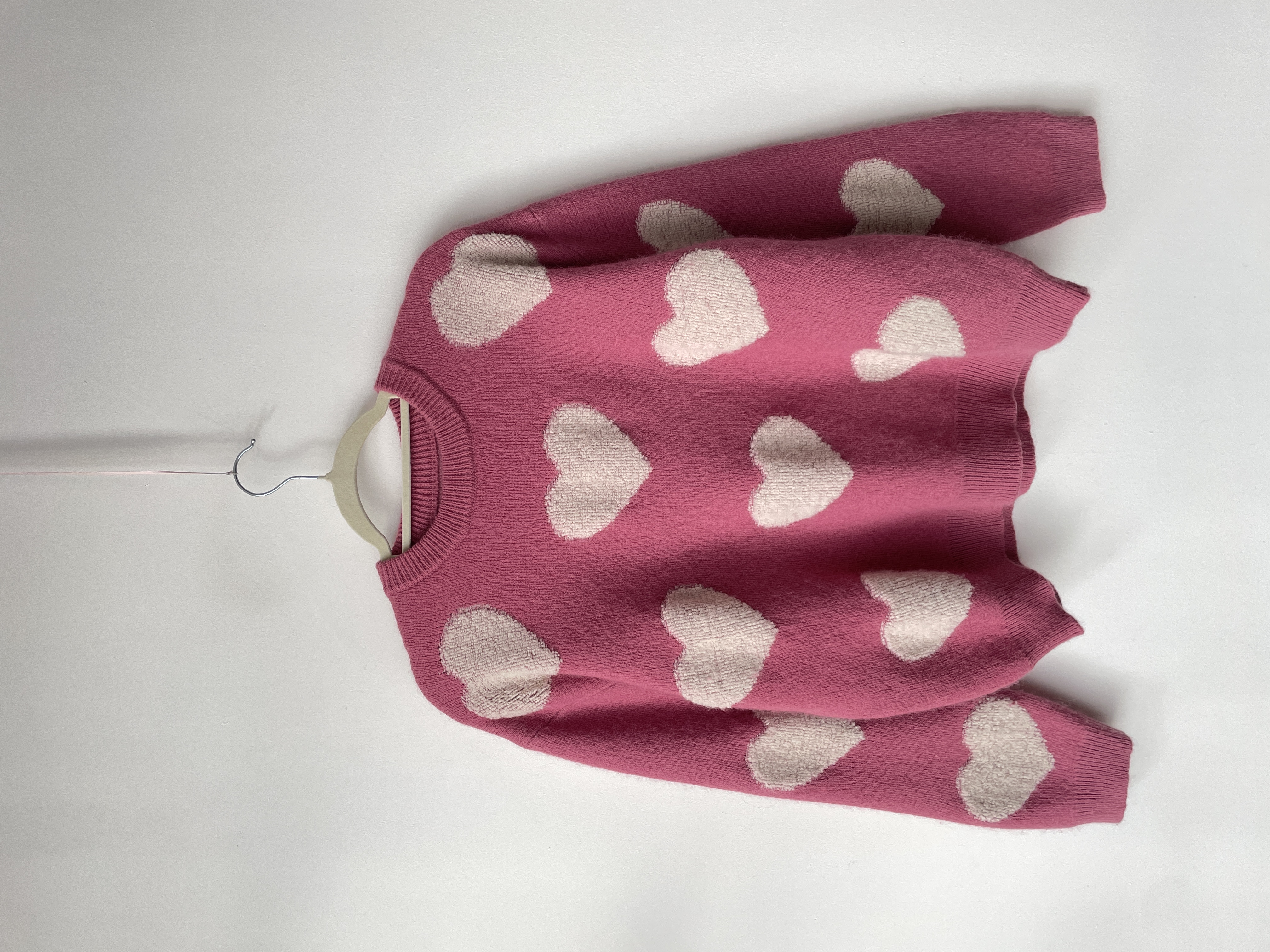 Sweater corazones. Talla: M 1