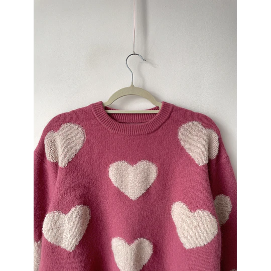 Sweater corazones. Talla: M