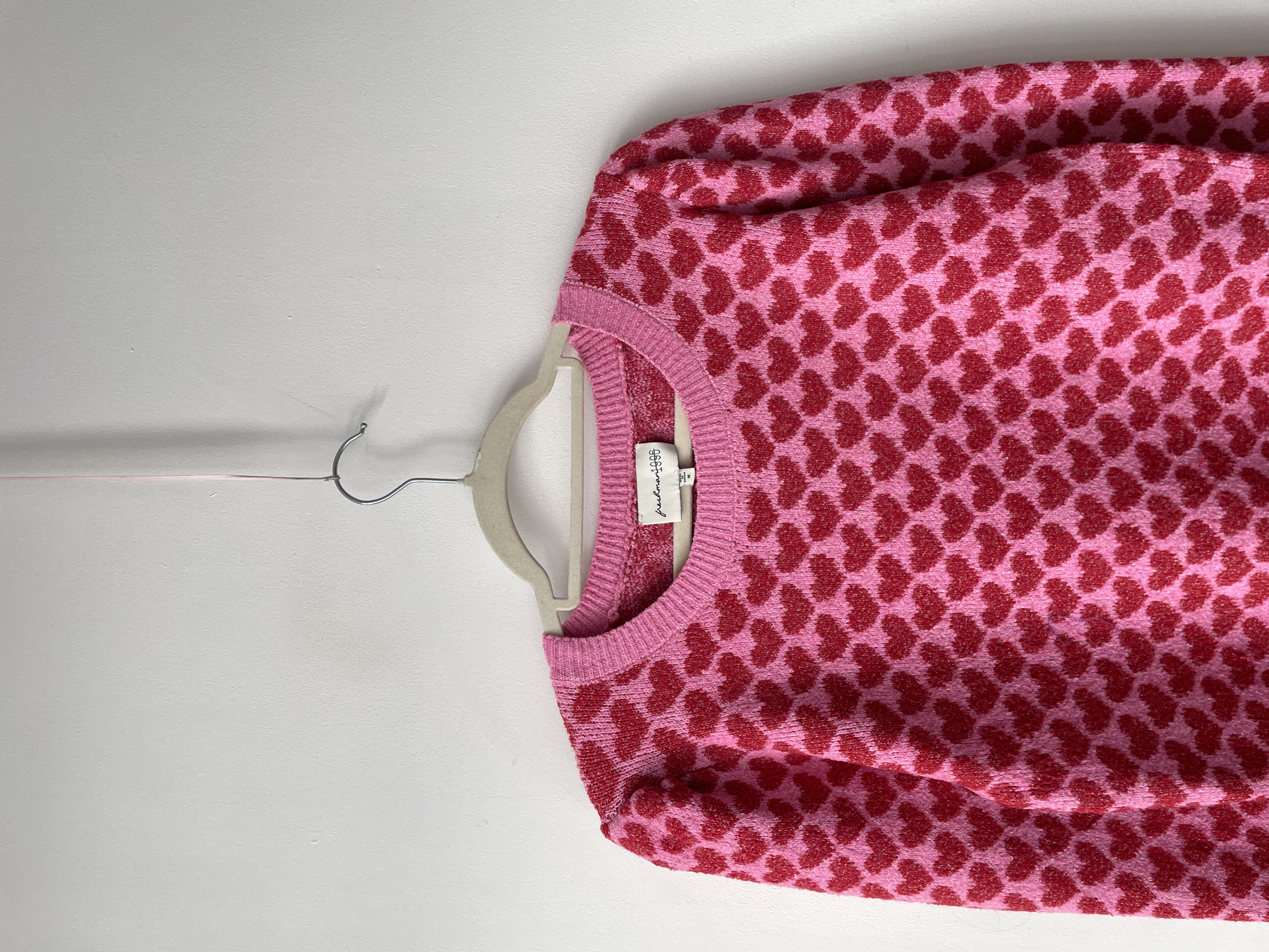 Sweater corazones. Talla: M 2