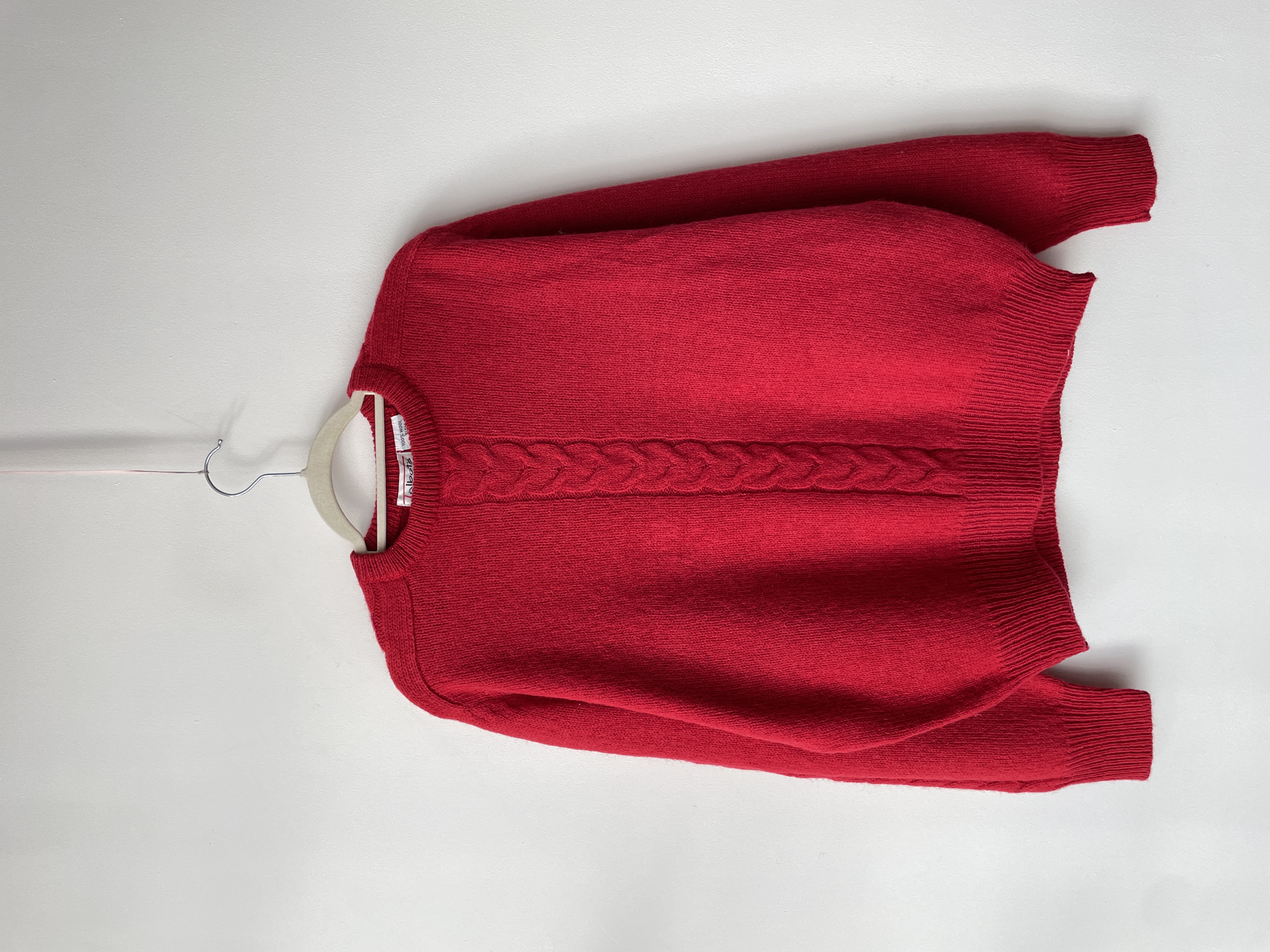 Sweater rojo. Talla: L hombre, XL mujer 1