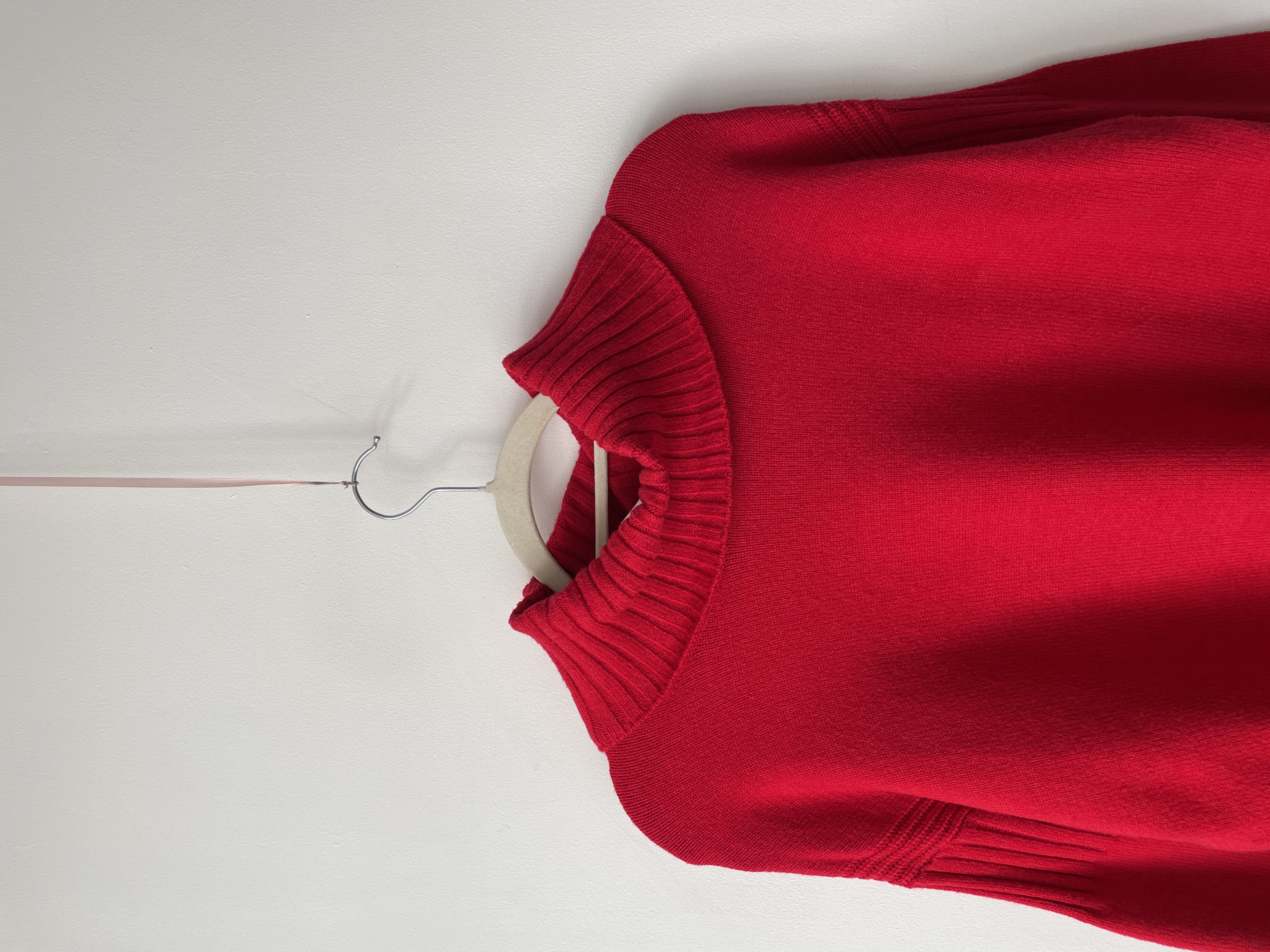 Sweater tortuga rojo. Talla: M 2